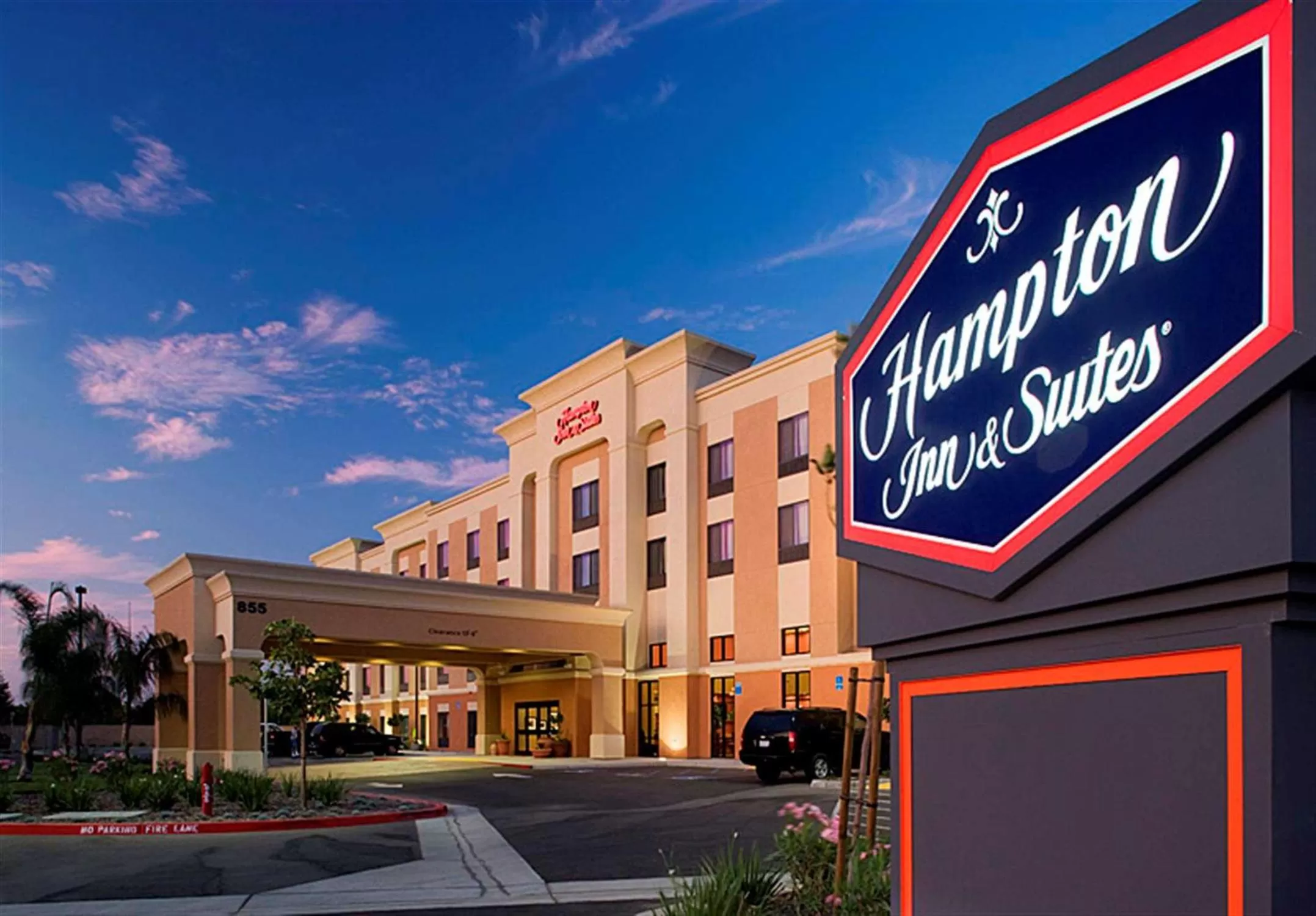 Property building in Hampton Inn & Suites Clovis Airport North