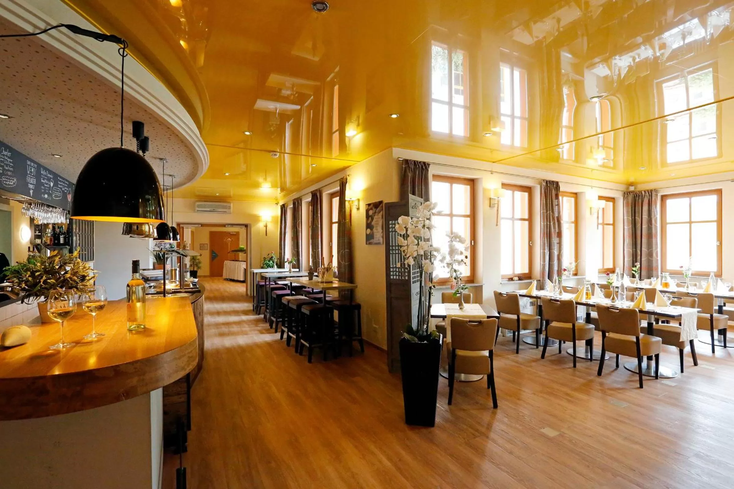 Restaurant/places to eat in Pfalzhotel Asselheim