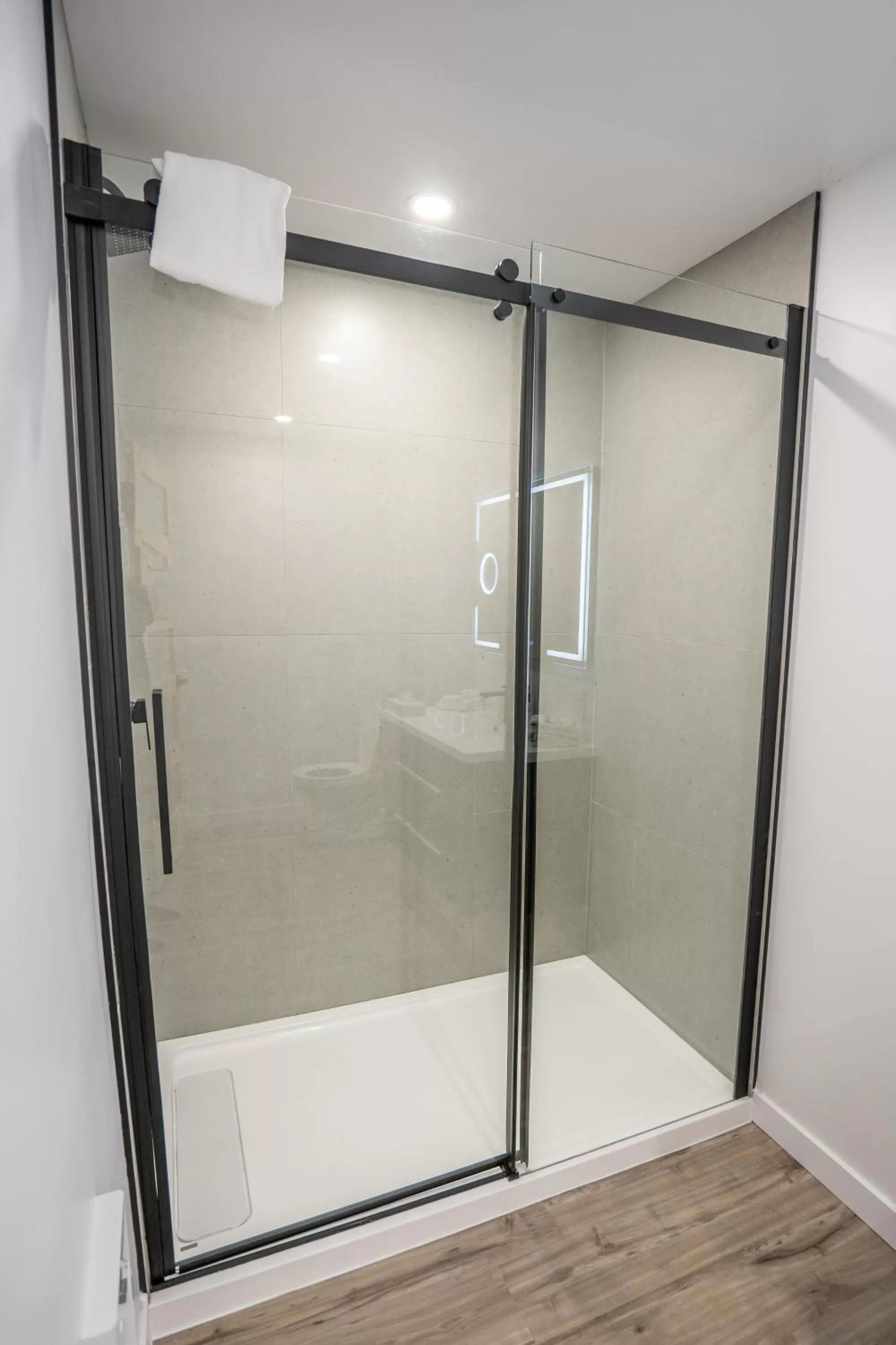 Shower in Le 2020 Charlevoix