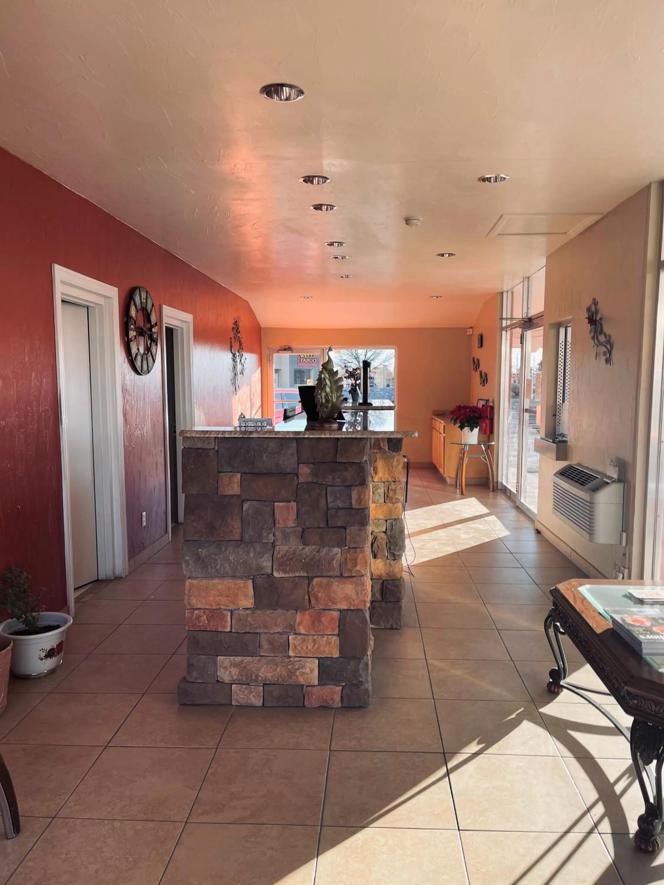 Lobby or reception in Century 21 Motel