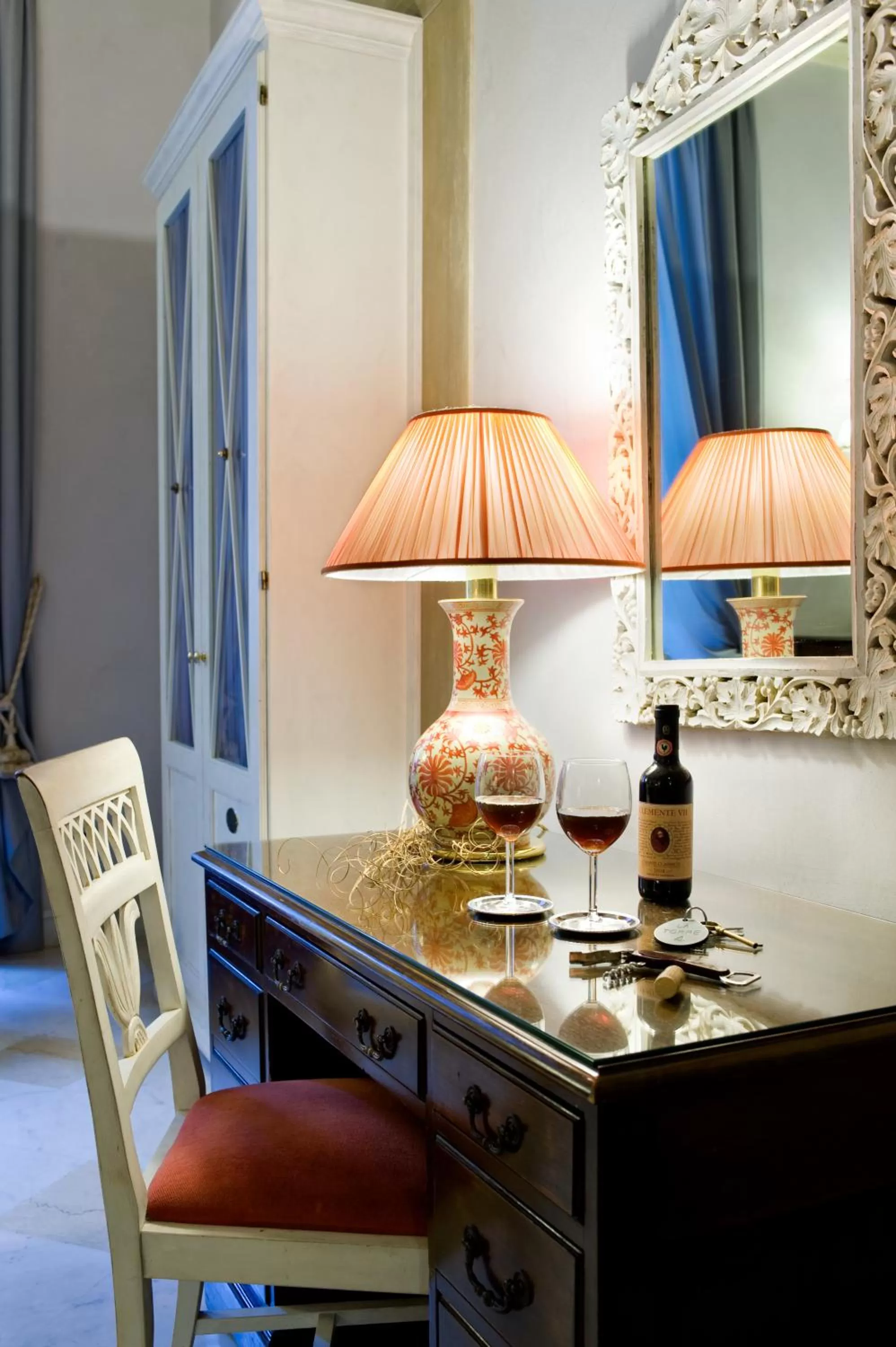 Decorative detail in Alloro B&B