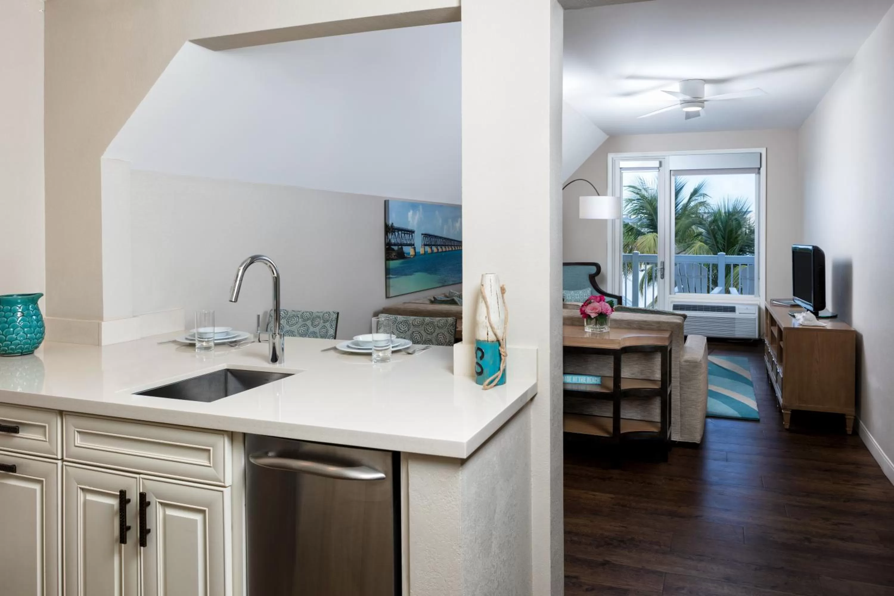 Kitchen or kitchenette in Opal Key Resort & Marina