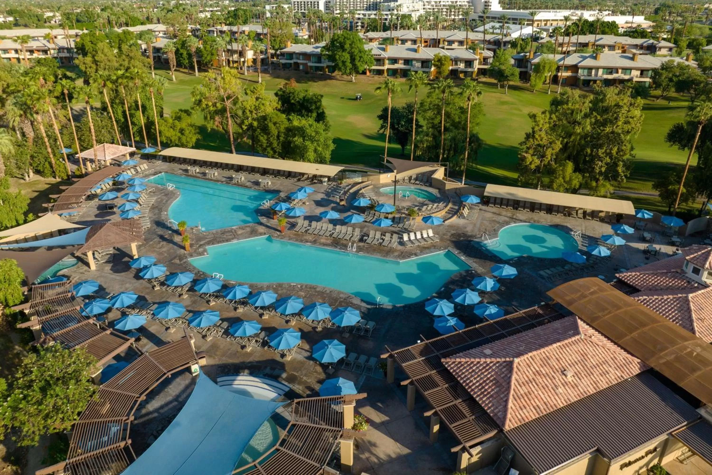 Swimming pool in Marriott's Desert Springs Villas II