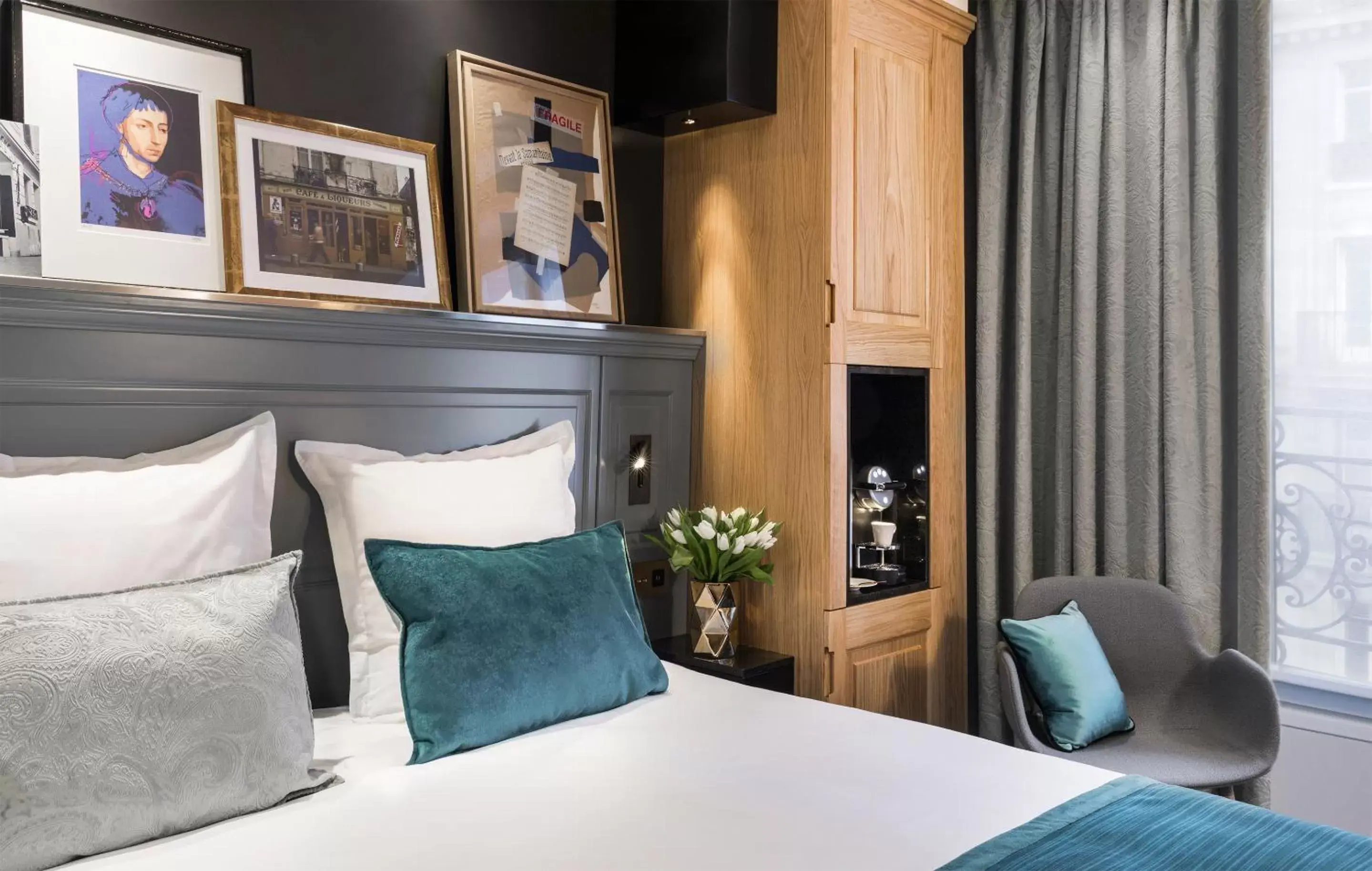 Superior Double Room in Hotel Ducs de Bourgogne Superior Double Room in Hotel Ducs de Bourgogne