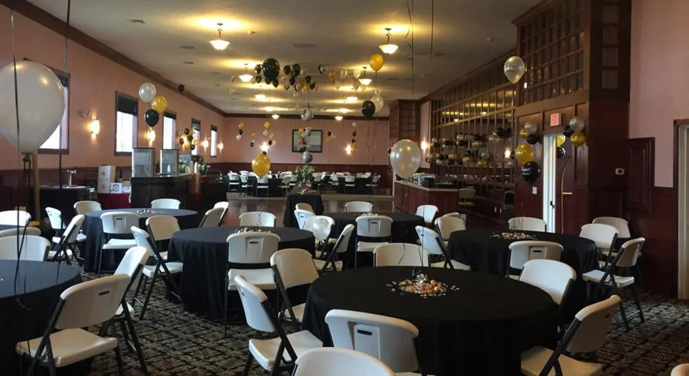 Meeting/conference room in Mackinaw Beach and Bay Inn & Suites