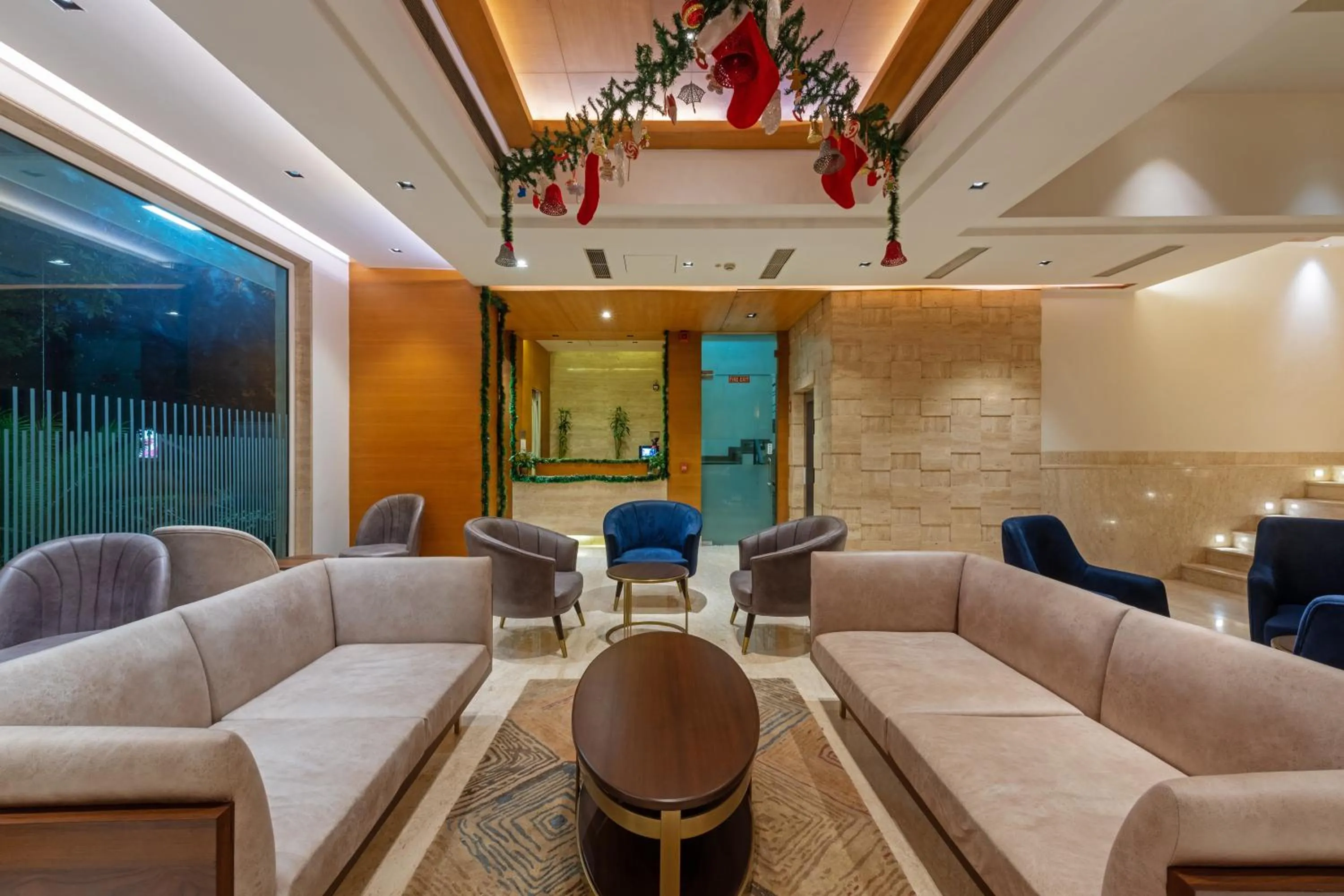 Lobby or reception in Hotel Saket 27