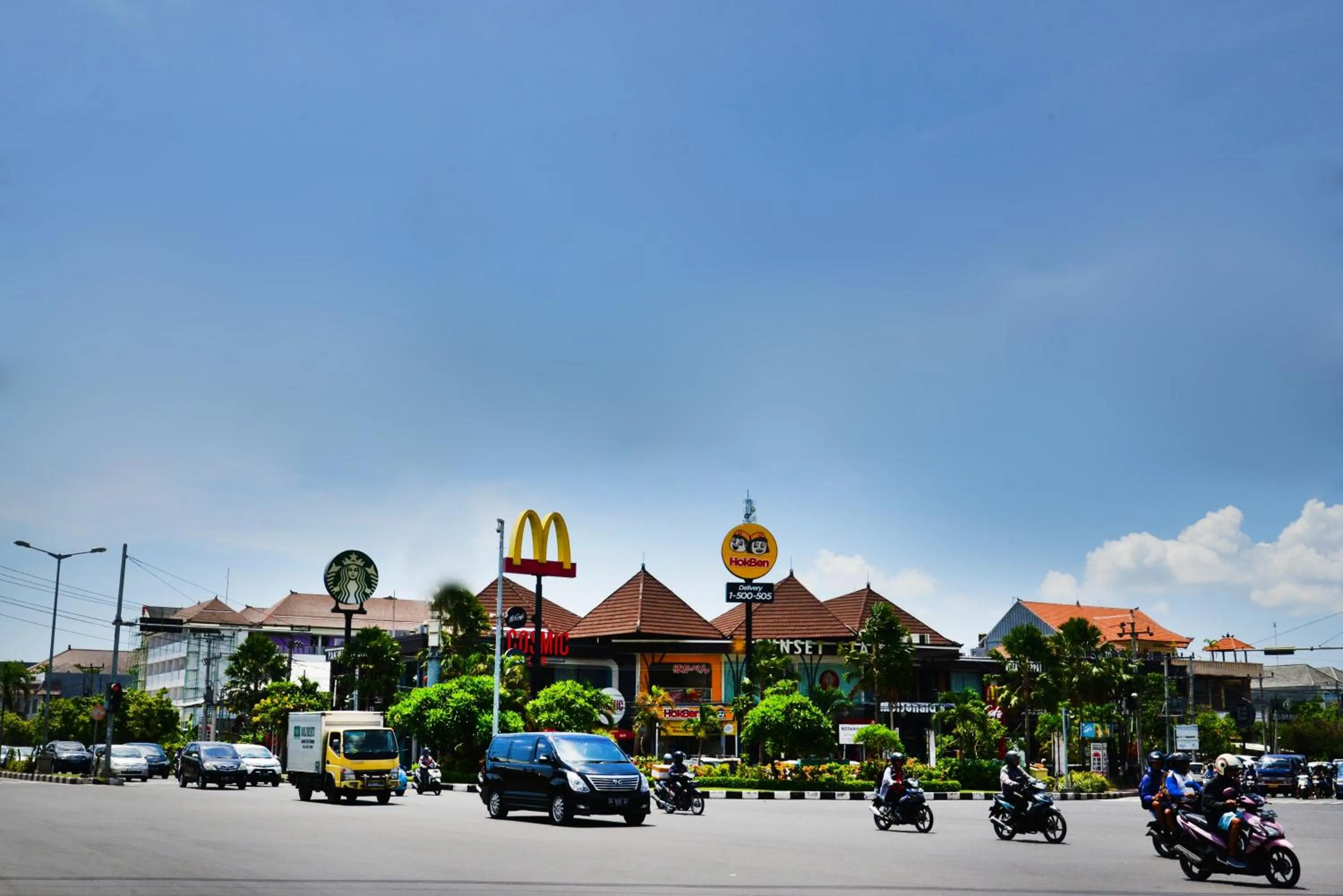 Restaurant/places to eat in Devata Suites and Residence