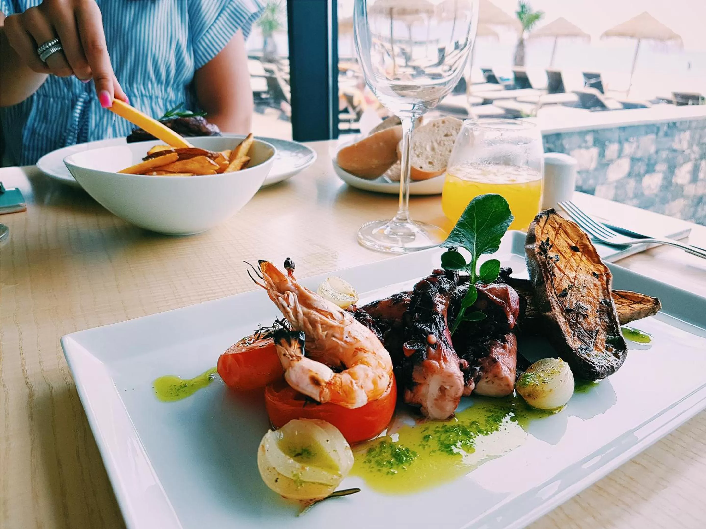 Restaurant/places to eat in Pedras do Mar Resort & Spa