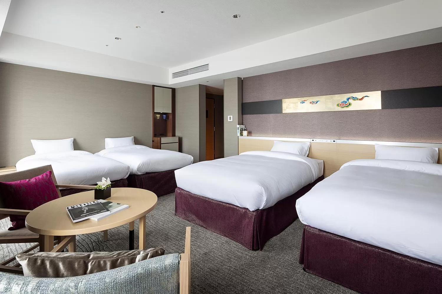 Photo of the whole room, Bed in Cross Hotel Kyoto