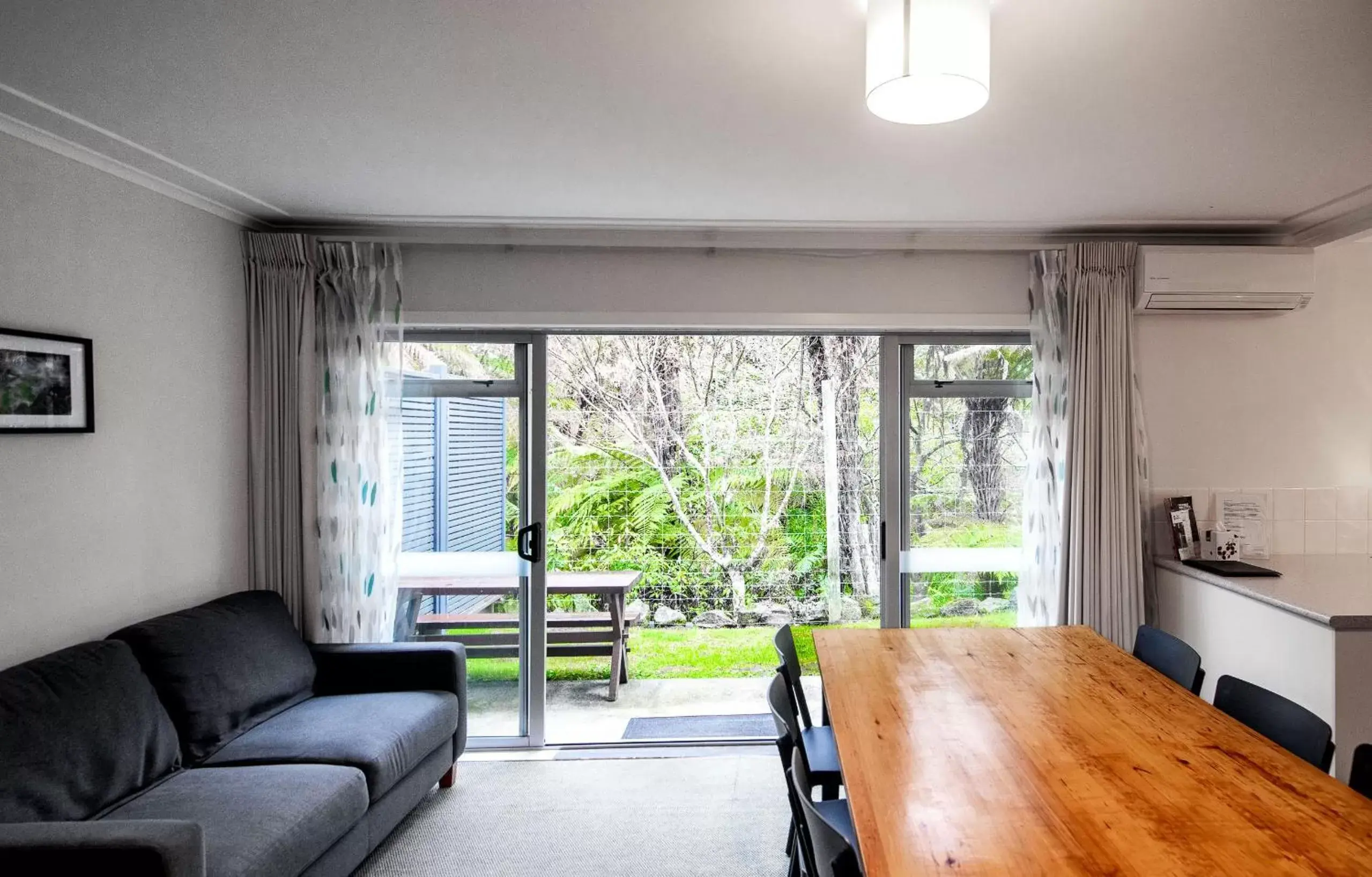 Three Bedroom Apartment with Outdoor Hot Tub in Best Western Braeside Rotorua Three Bedroom Apartment with Outdoor Hot Tub in Best Western Braeside Rotorua