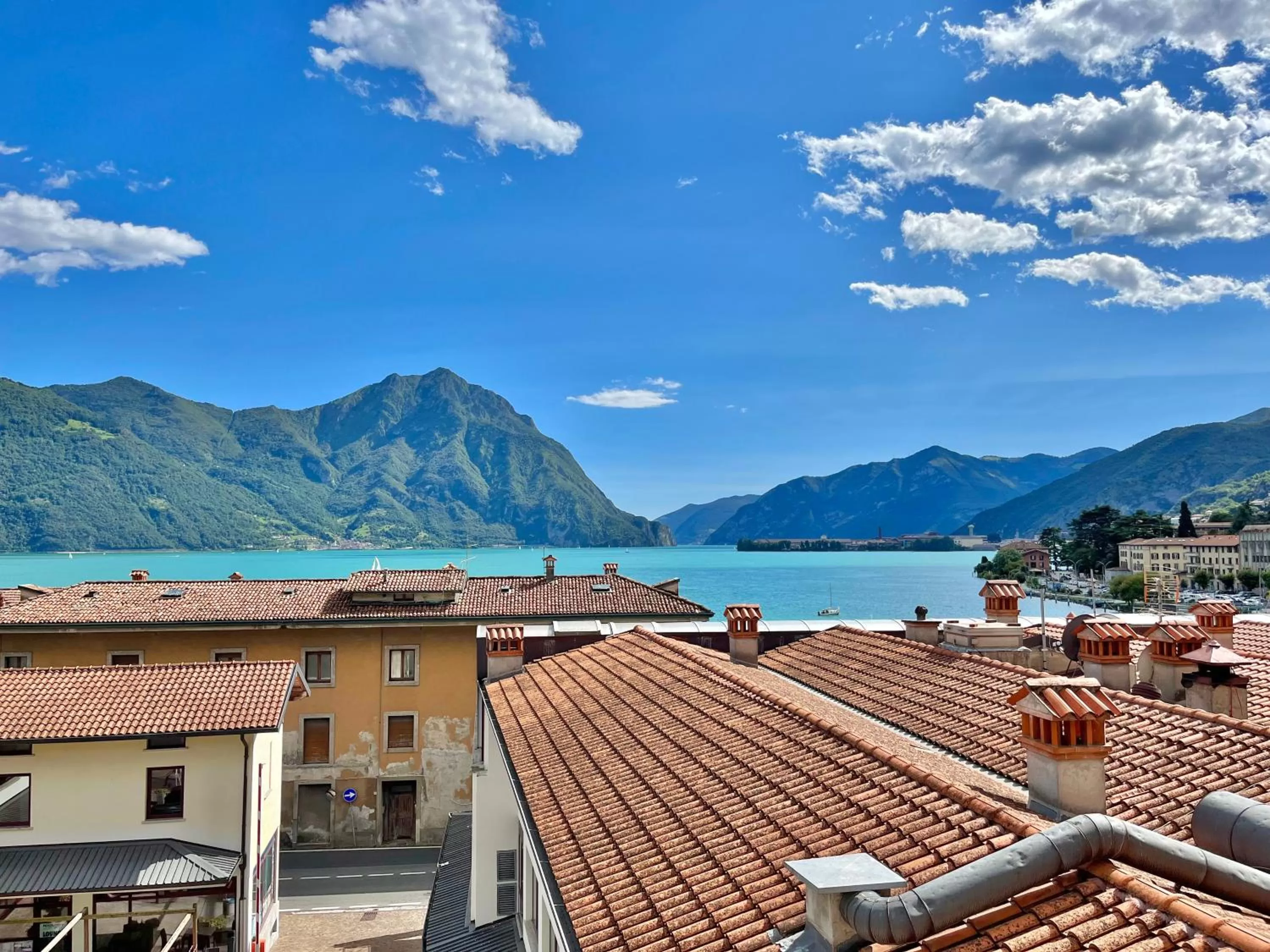 Natural landscape in Hotel Lovere Resort & Spa