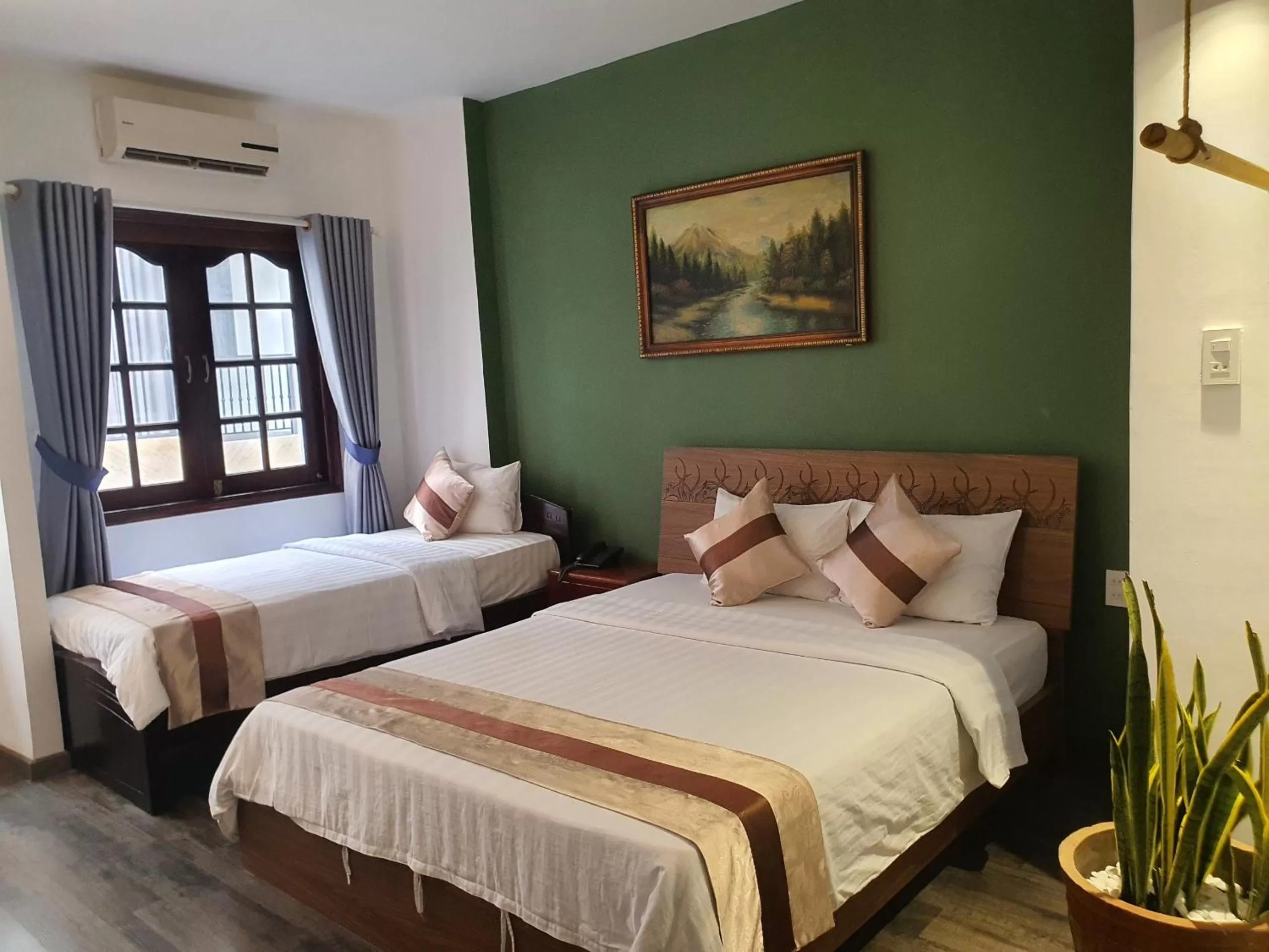 Photo of the whole room, Bed in The 1- Tony saigon Hotel