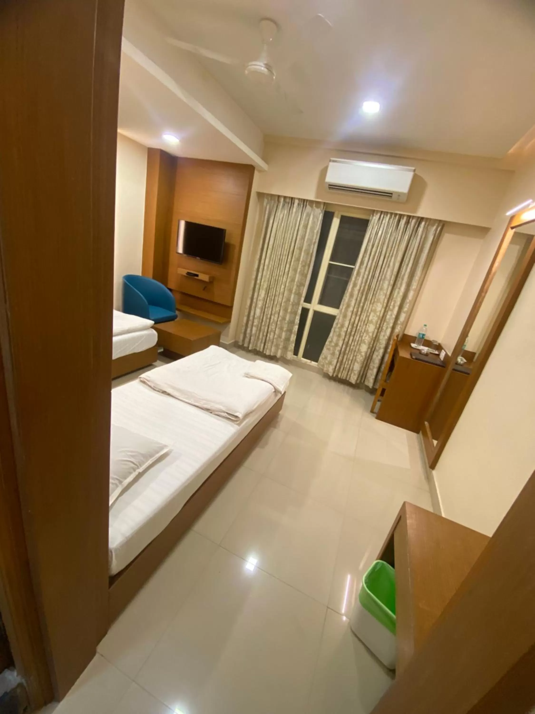 Greens Suite - Business Class Hotel - Opposite Ripon Building