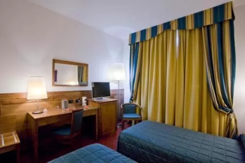 Photo of the whole room, Bed in Hotel Master