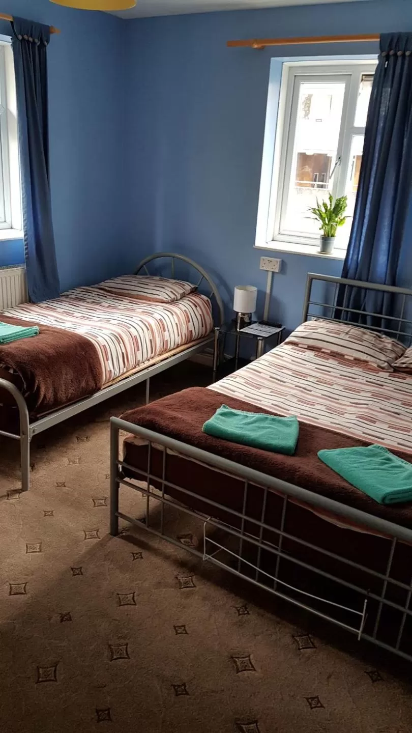 Bedroom, Bed in Hour Glass Hotel