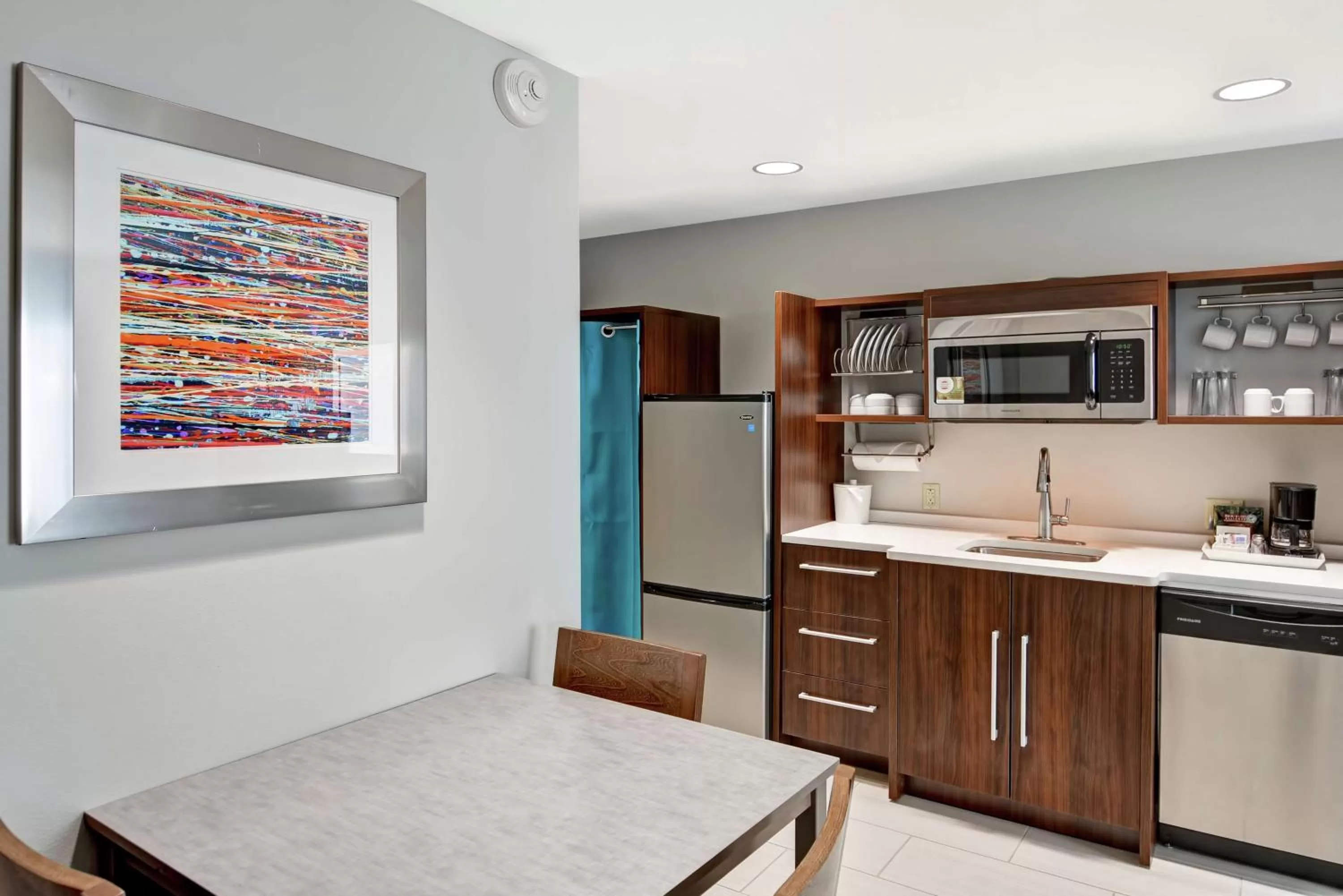 Kitchen or kitchenette in Home2 Suites By Hilton Conway