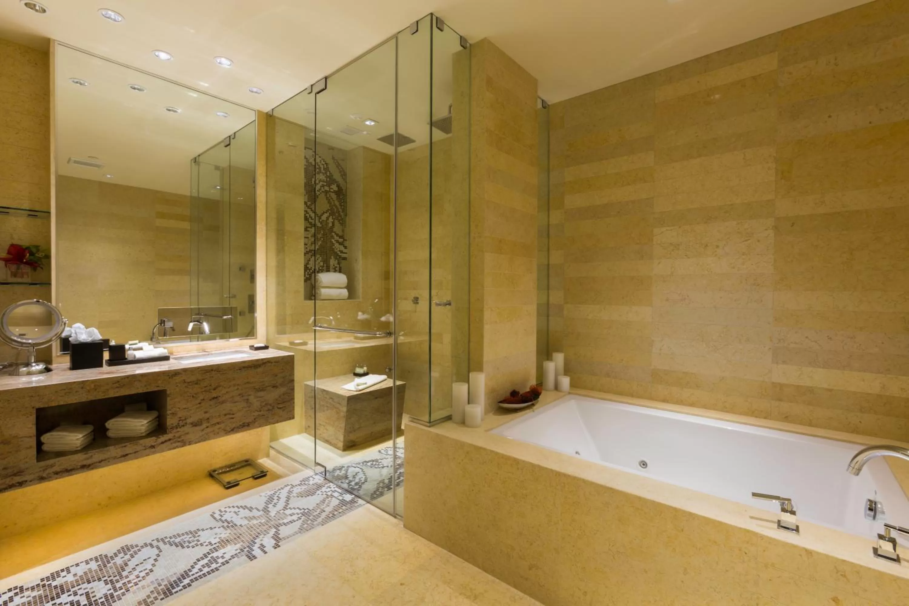 Bathroom in EB Hotel Miami Airport