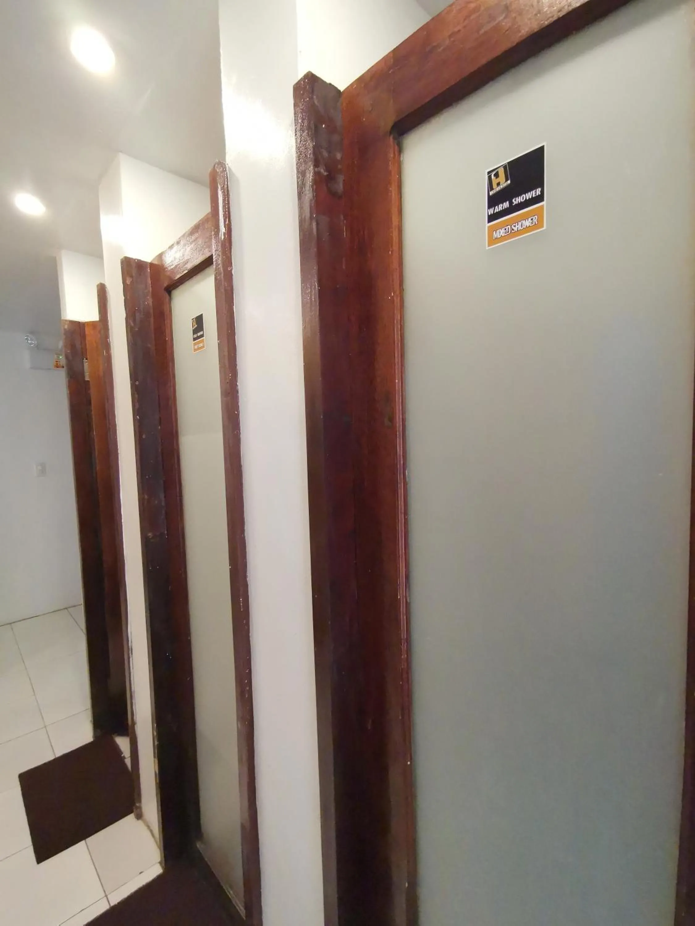 Bathroom in One Hostel - El Nido