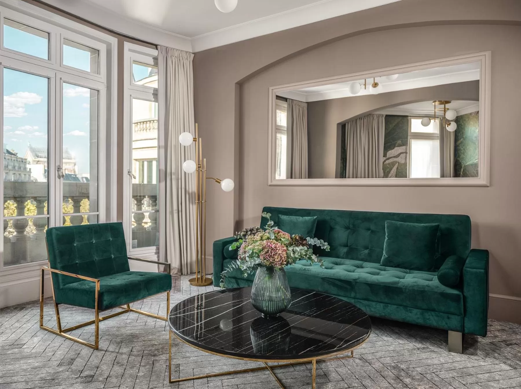 Living room in M Social Hotel Paris Opera