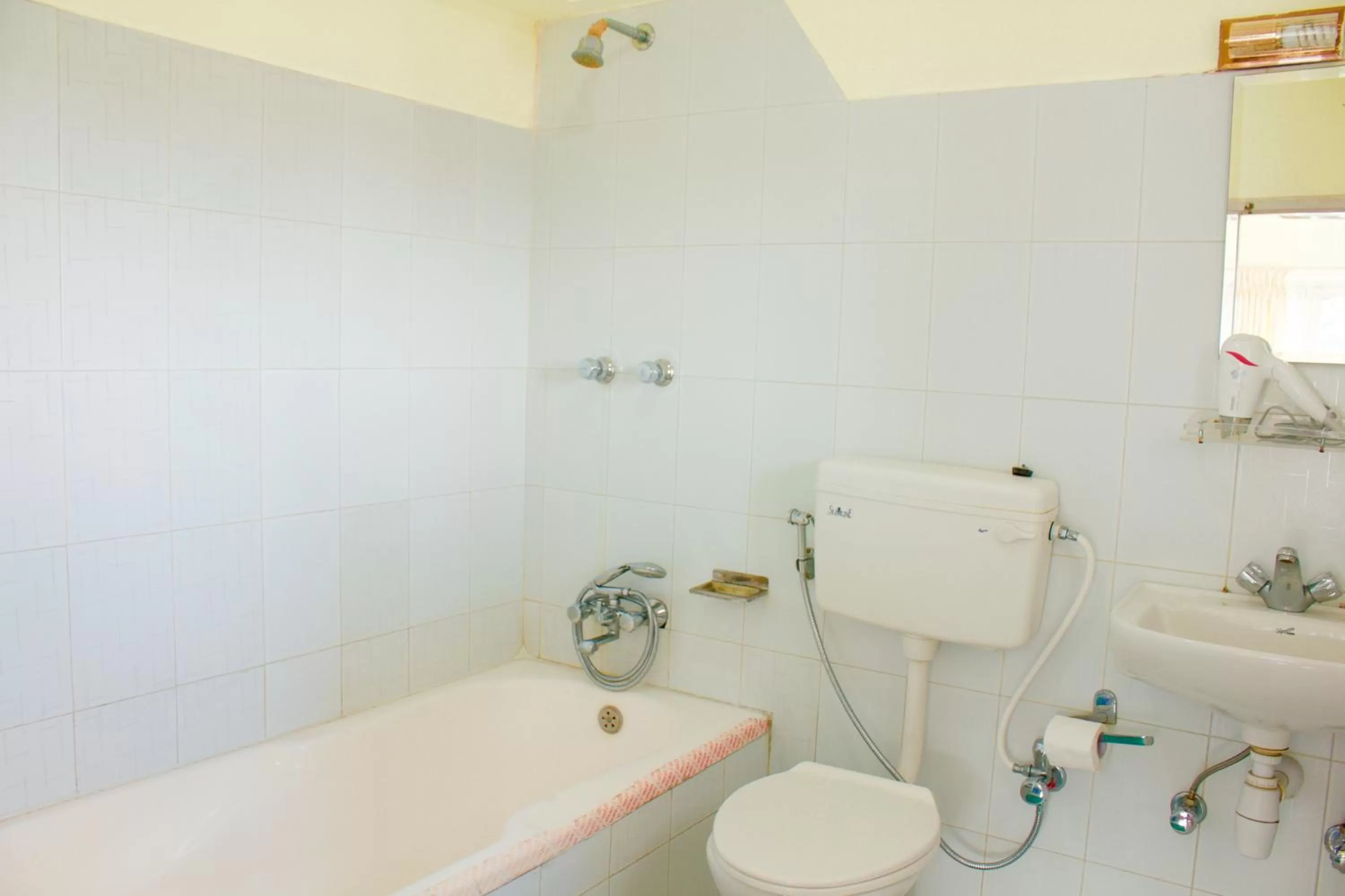 Bathroom in Hotel Himalayan Inn