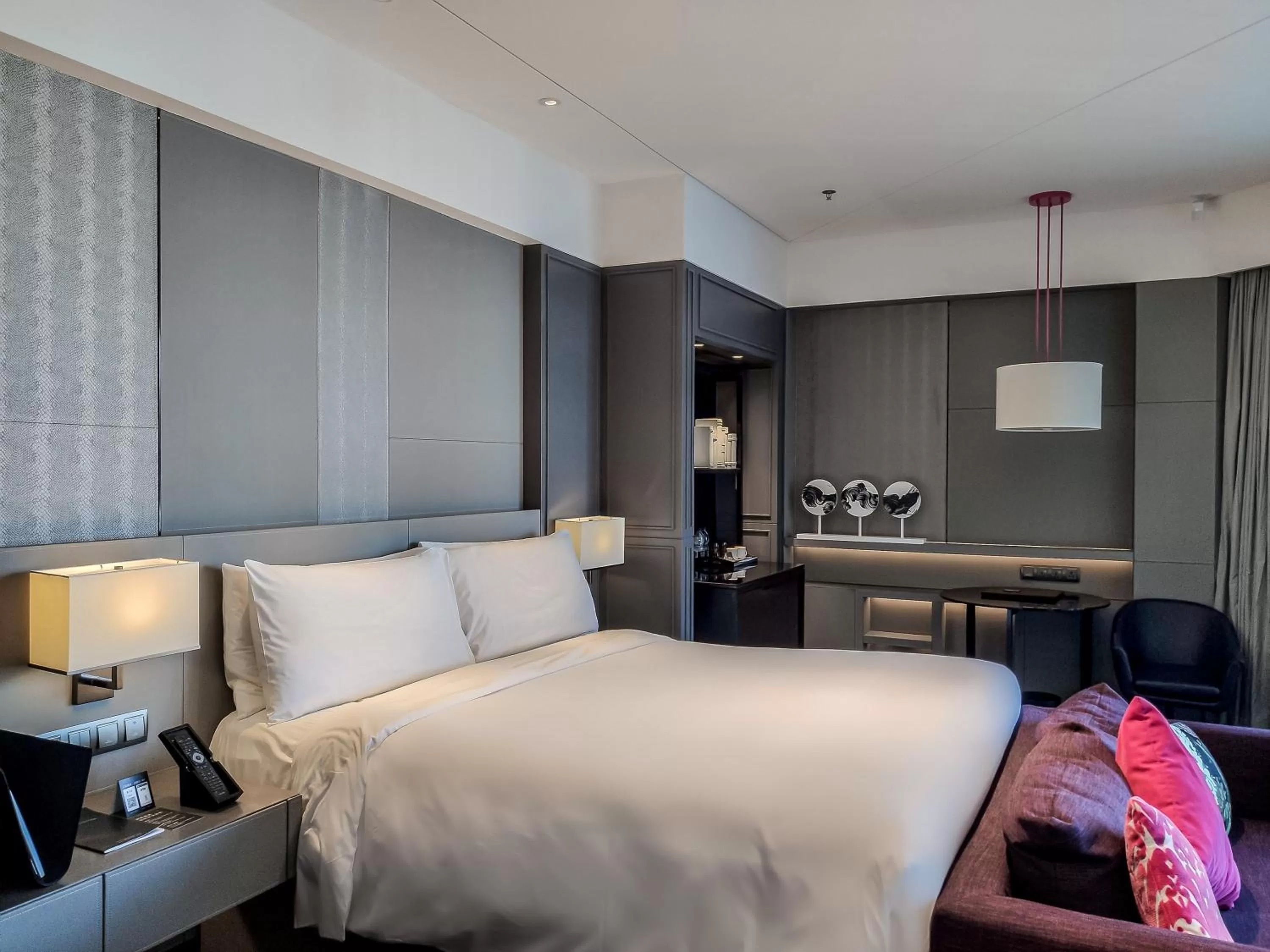 Bedroom, Bed in The Shanhaitian Resort Sanya, Autograph Collection