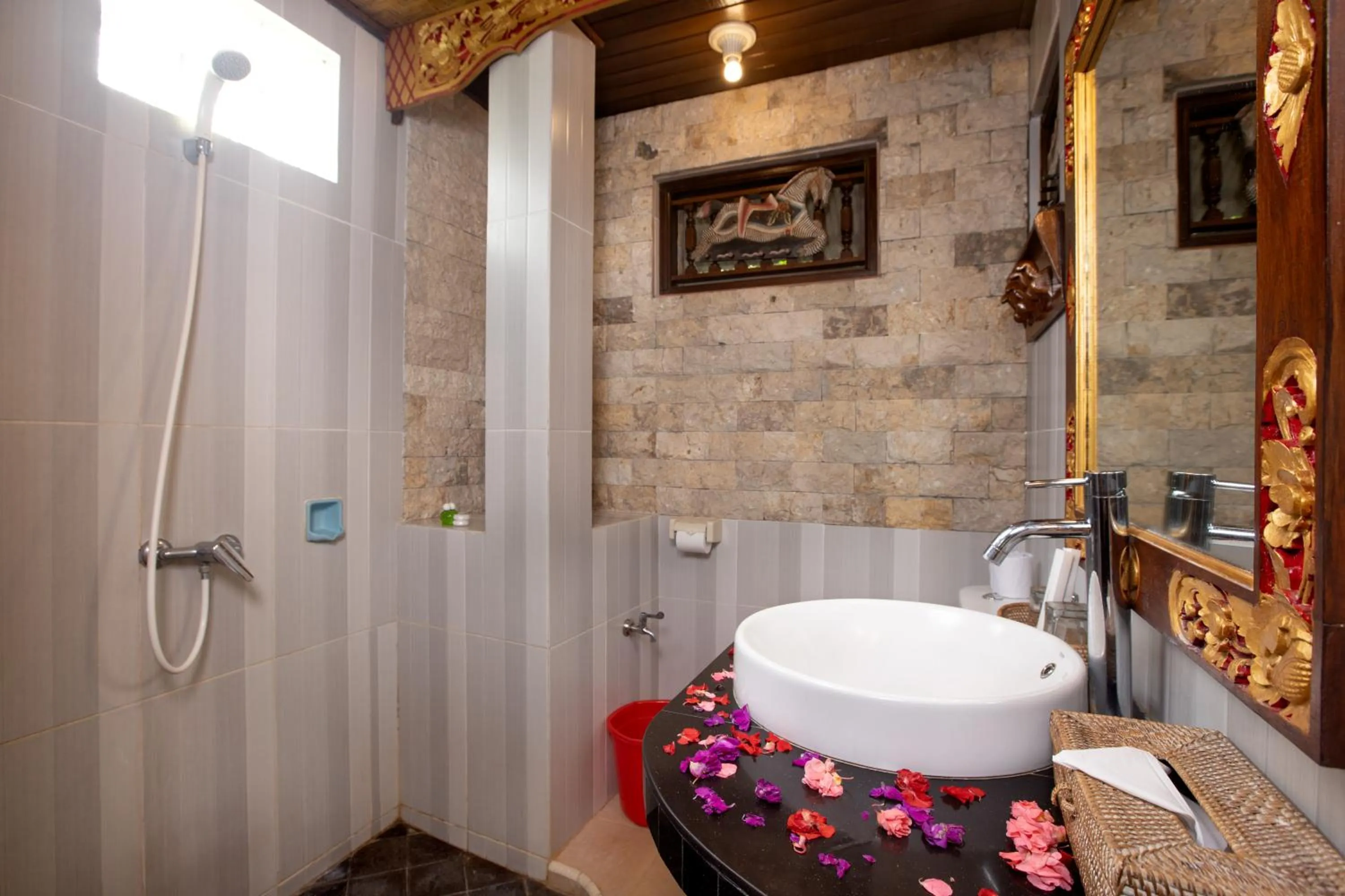 Bathroom in Ketut's Place Bed & Breakfast Ubud