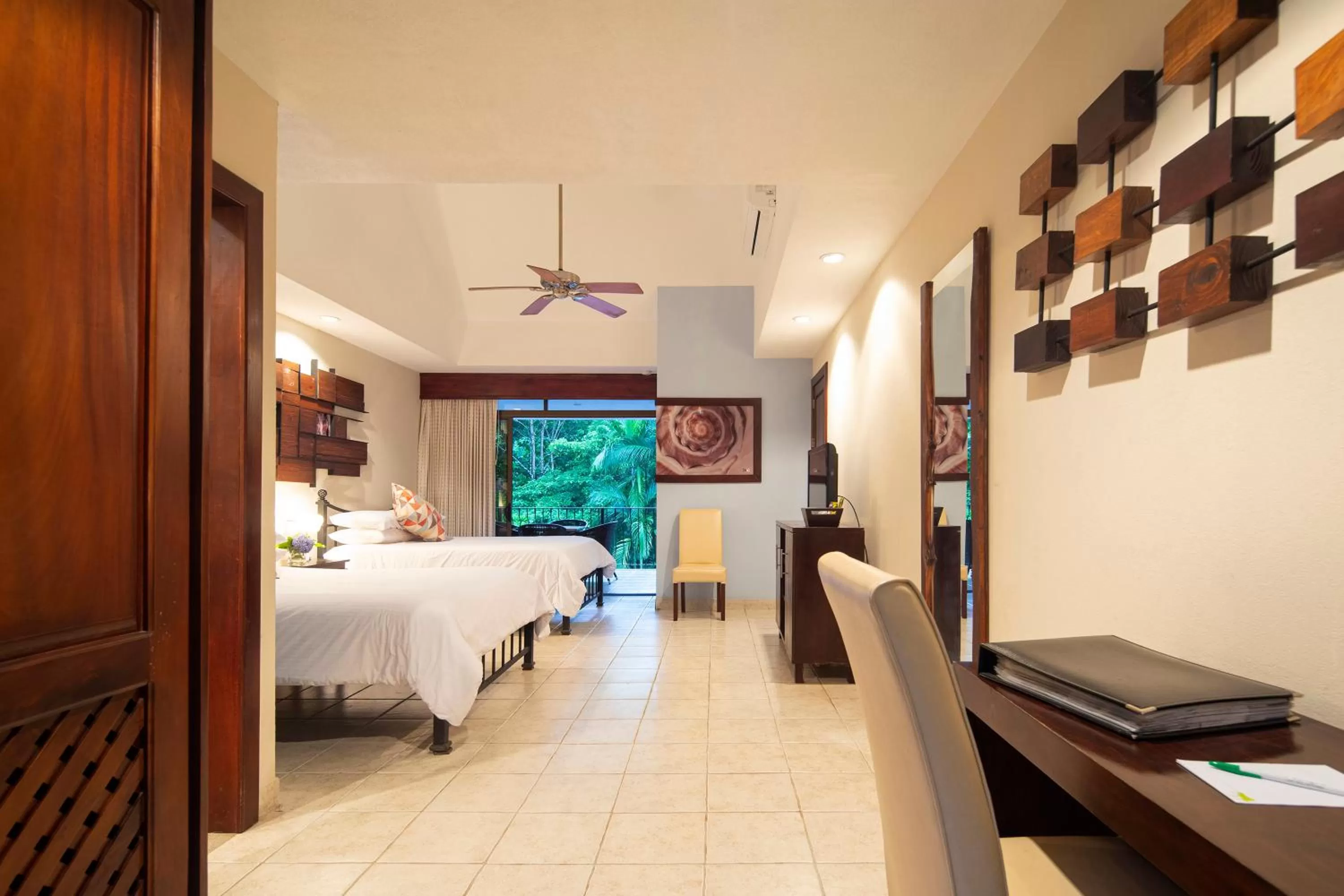 Bed in Pumilio Mountain & Ocean Hotel