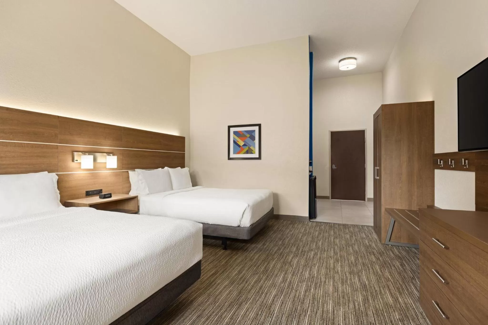 Photo of the whole room, Bed in Holiday Inn Express Hotel and Suites Akron South-Airport Area by IHG