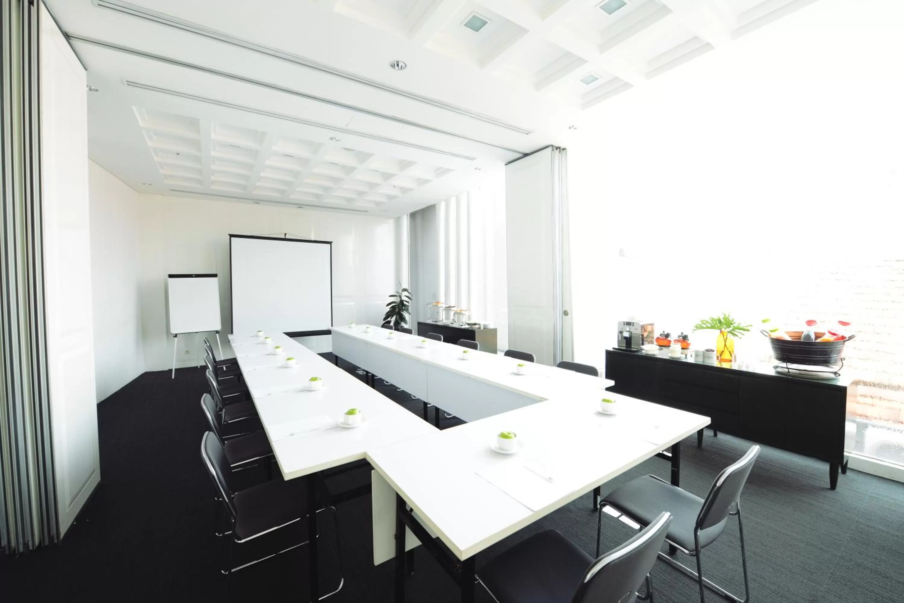 Business facilities in Morrissey Hotel