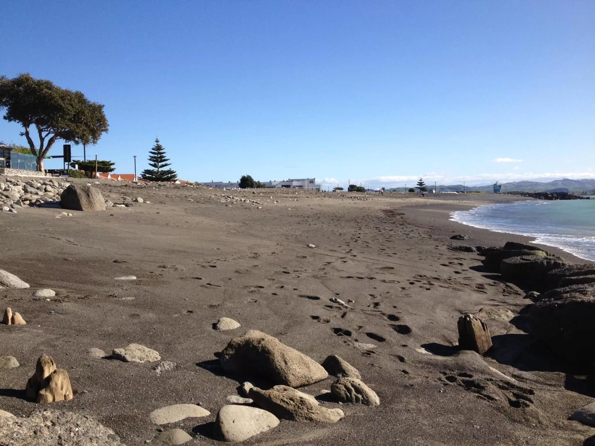 Natural landscape in Harbour View Motel on Ahuriri Beach in Napier NZ with sea view suites