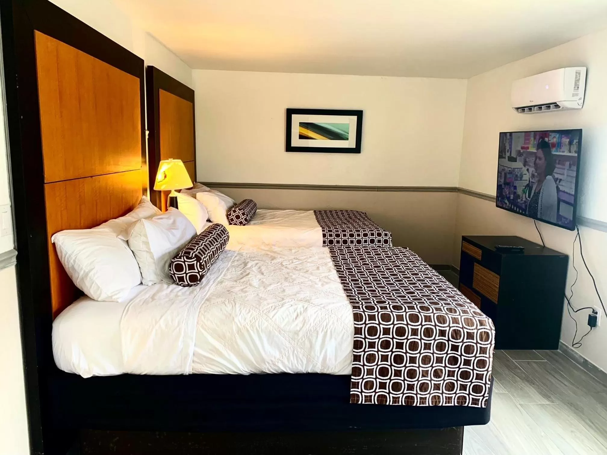 Bed in Sand Castle Motel