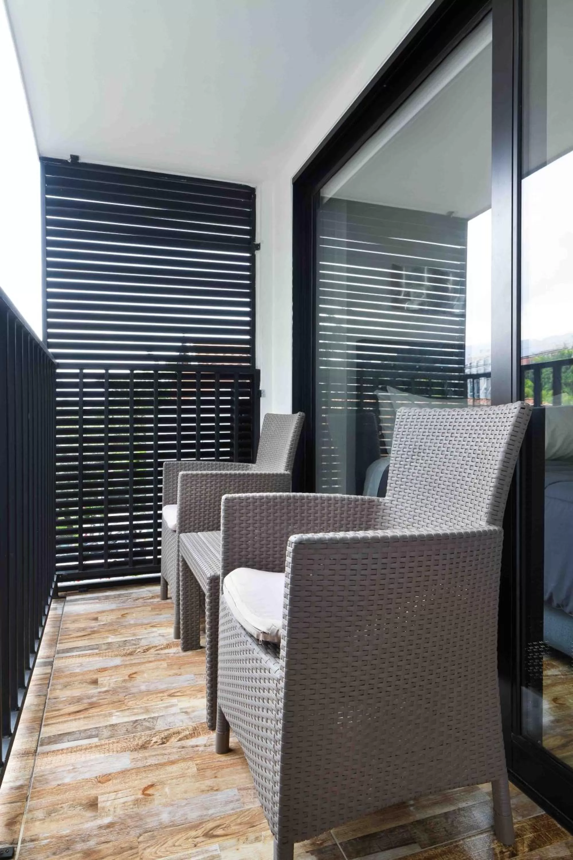 Balcony/Terrace, Seating Area in Miracle