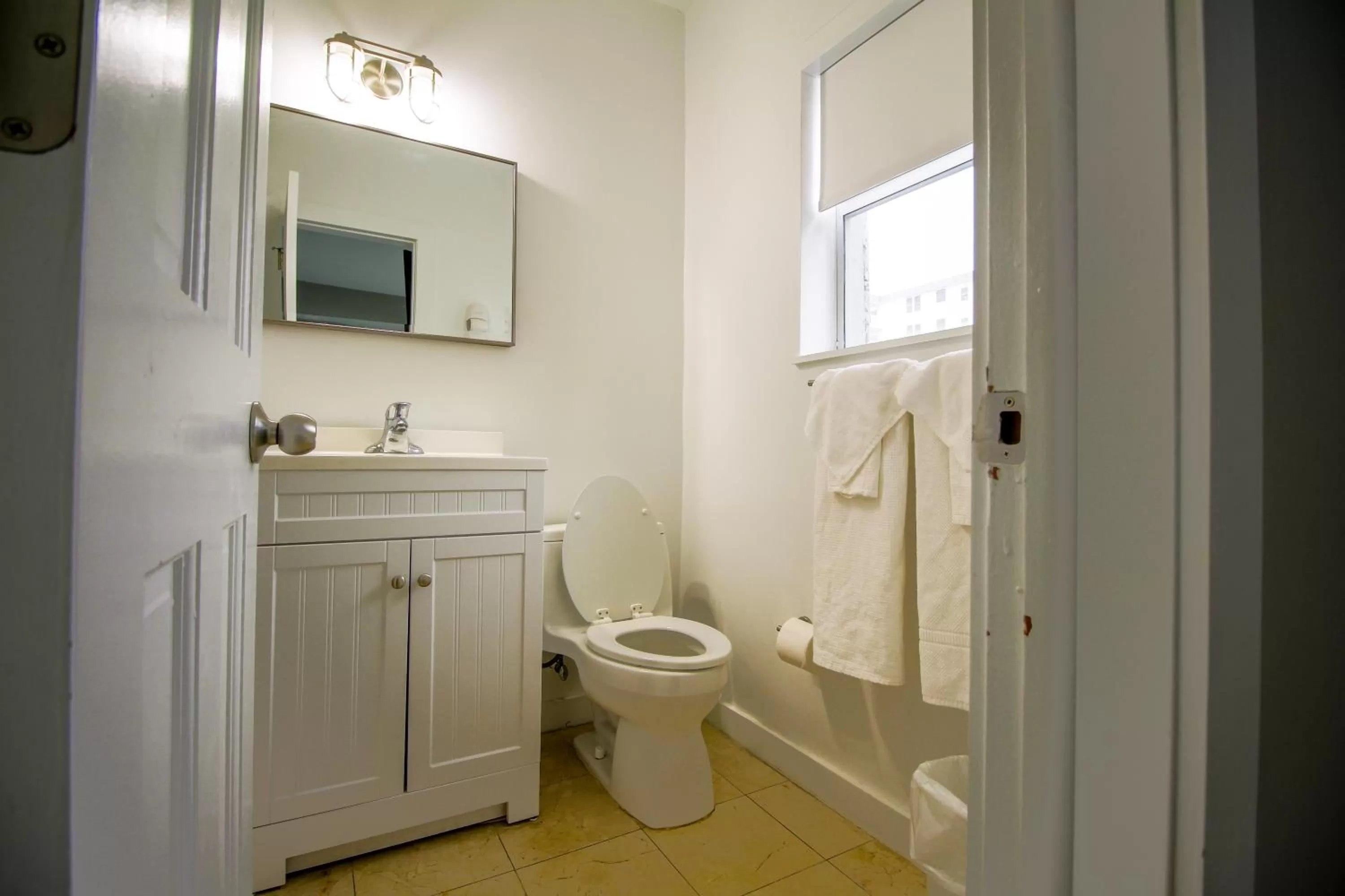 Bathroom in Shore View Hotel