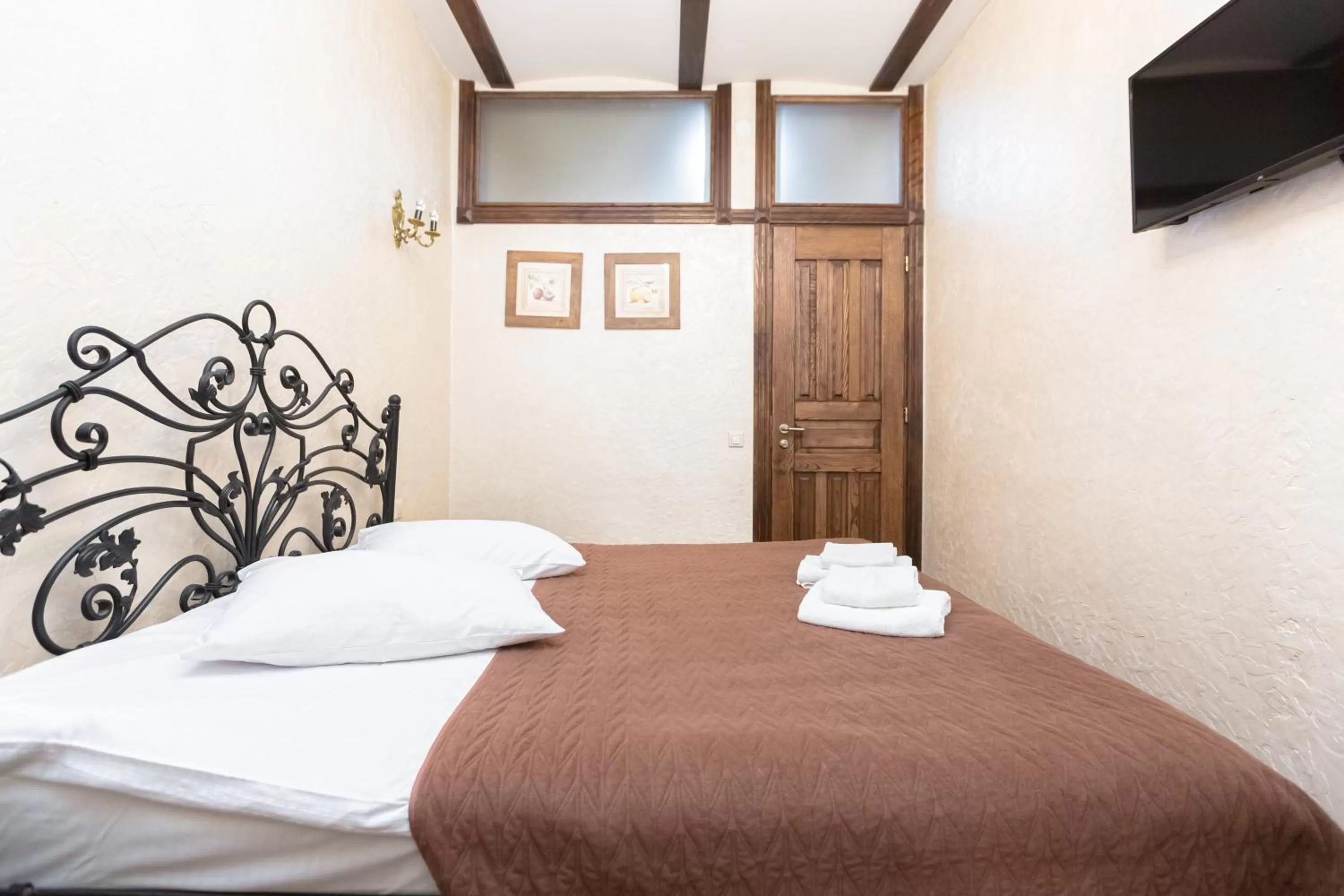 Bed in Staryi Krakiv