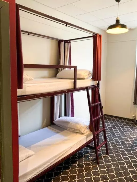 Bunk Twin Room Ensuite in Safestay Brussels Grand Place