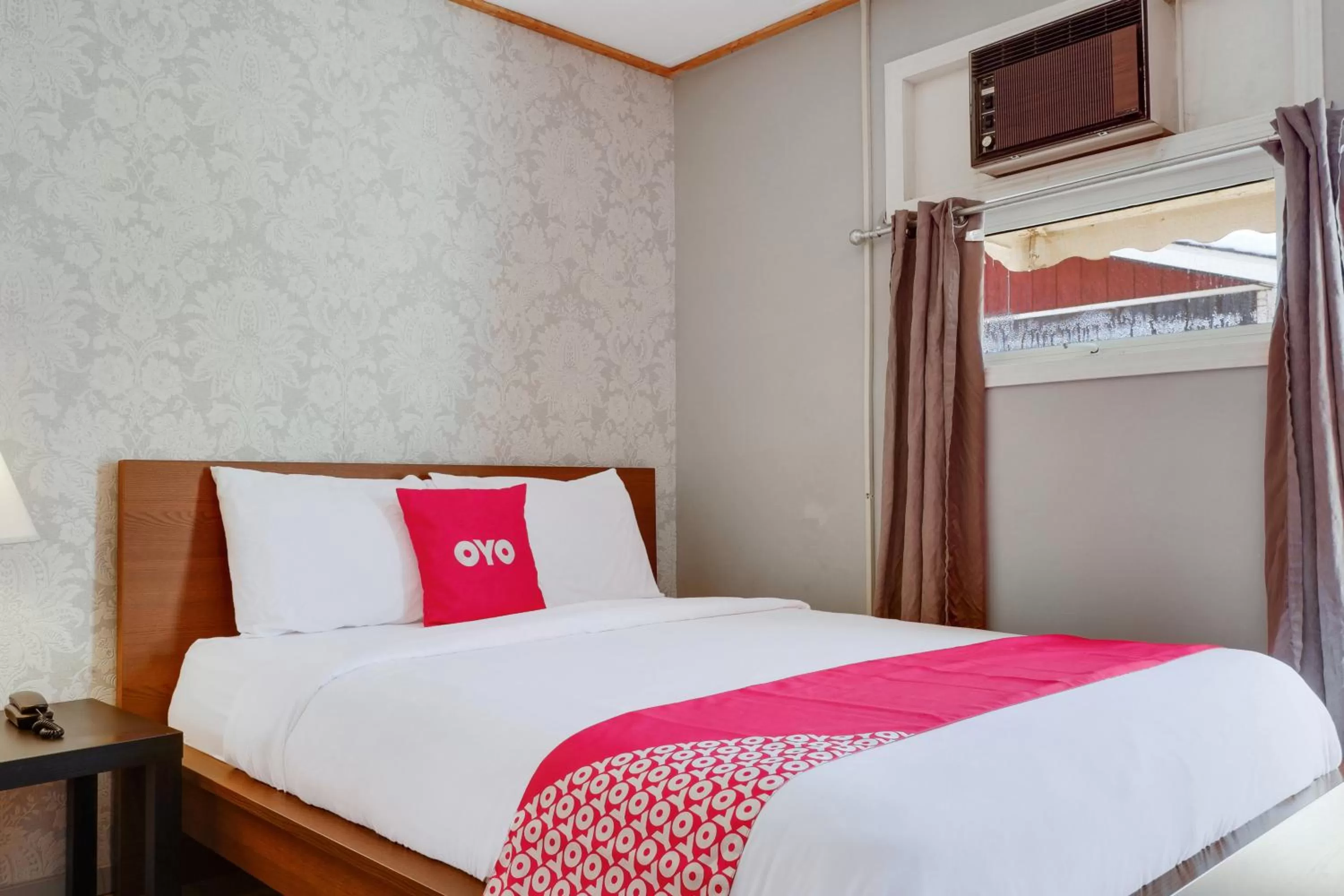 Bedroom in Hotel Bethel - Fort MacLeod, AB