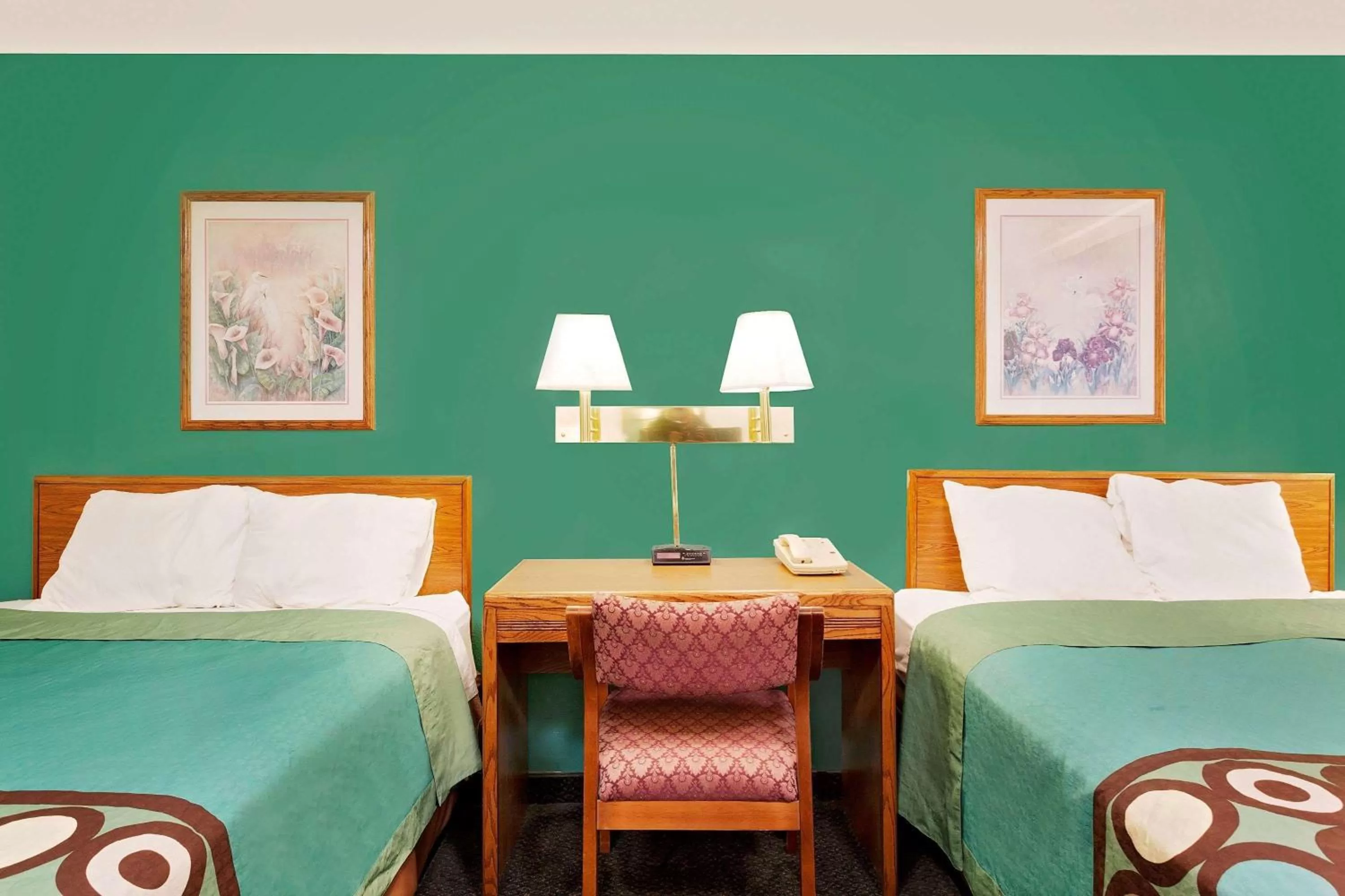 Photo of the whole room in Super 8 by Wyndham Carlisle-South