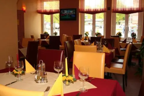 Restaurant/places to eat in Hotel am Hauptbahnhof