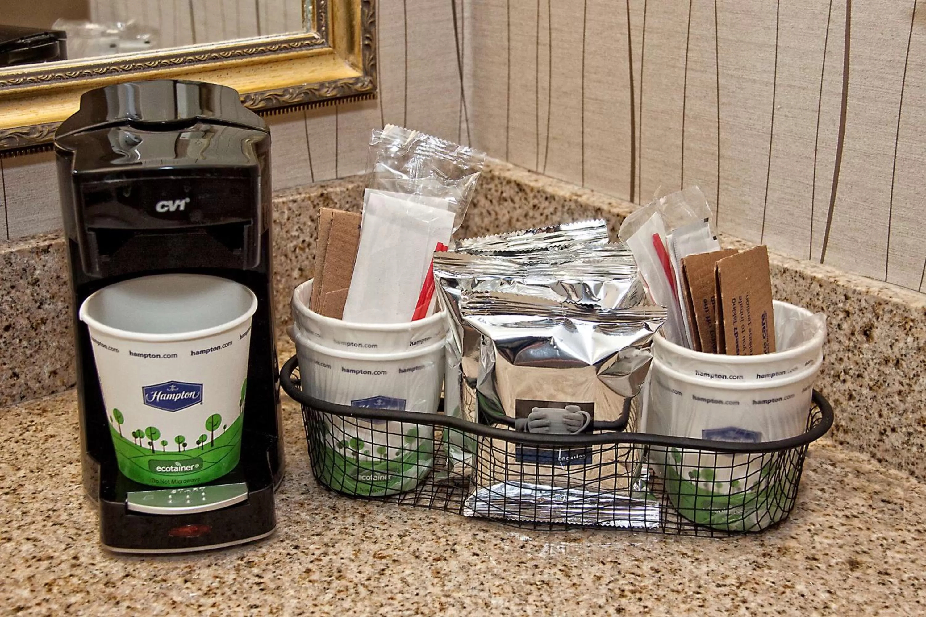 Queen Room with Two Queen Beds and Bath Tub - Disability Access in Hampton Inn Midland