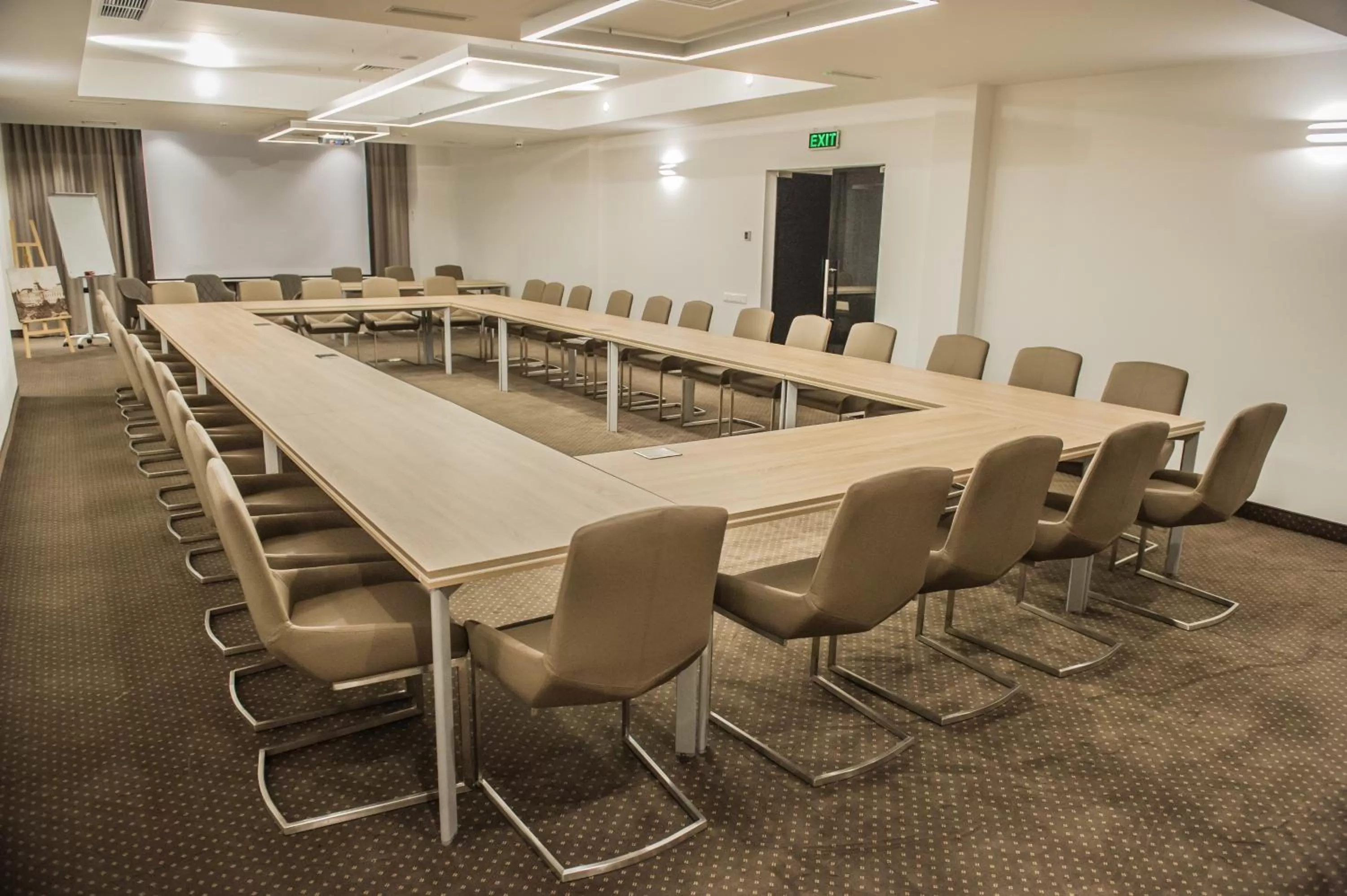 Business facilities in Bernardazzi Grand Hotel