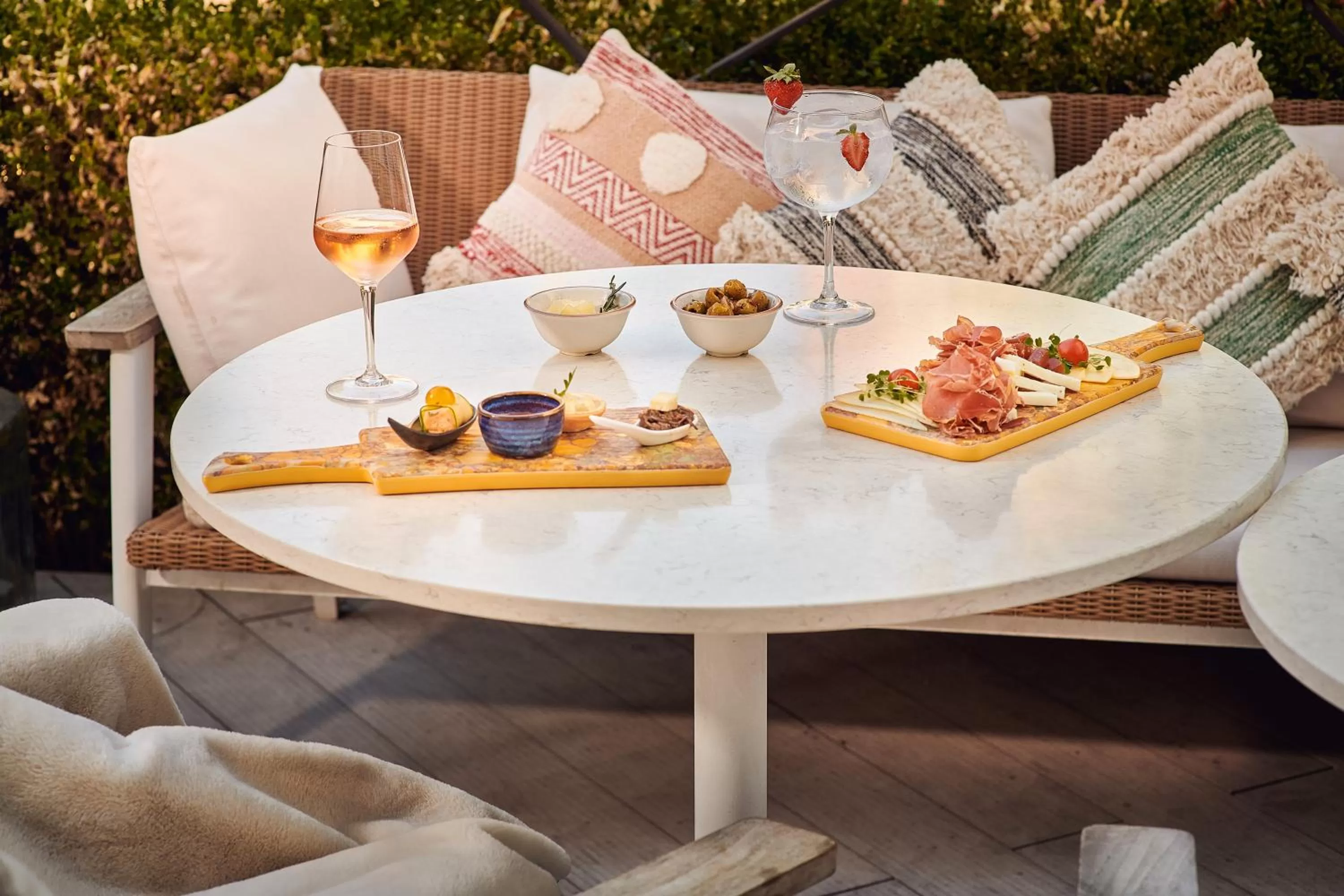 Food in Melia White House Hotel