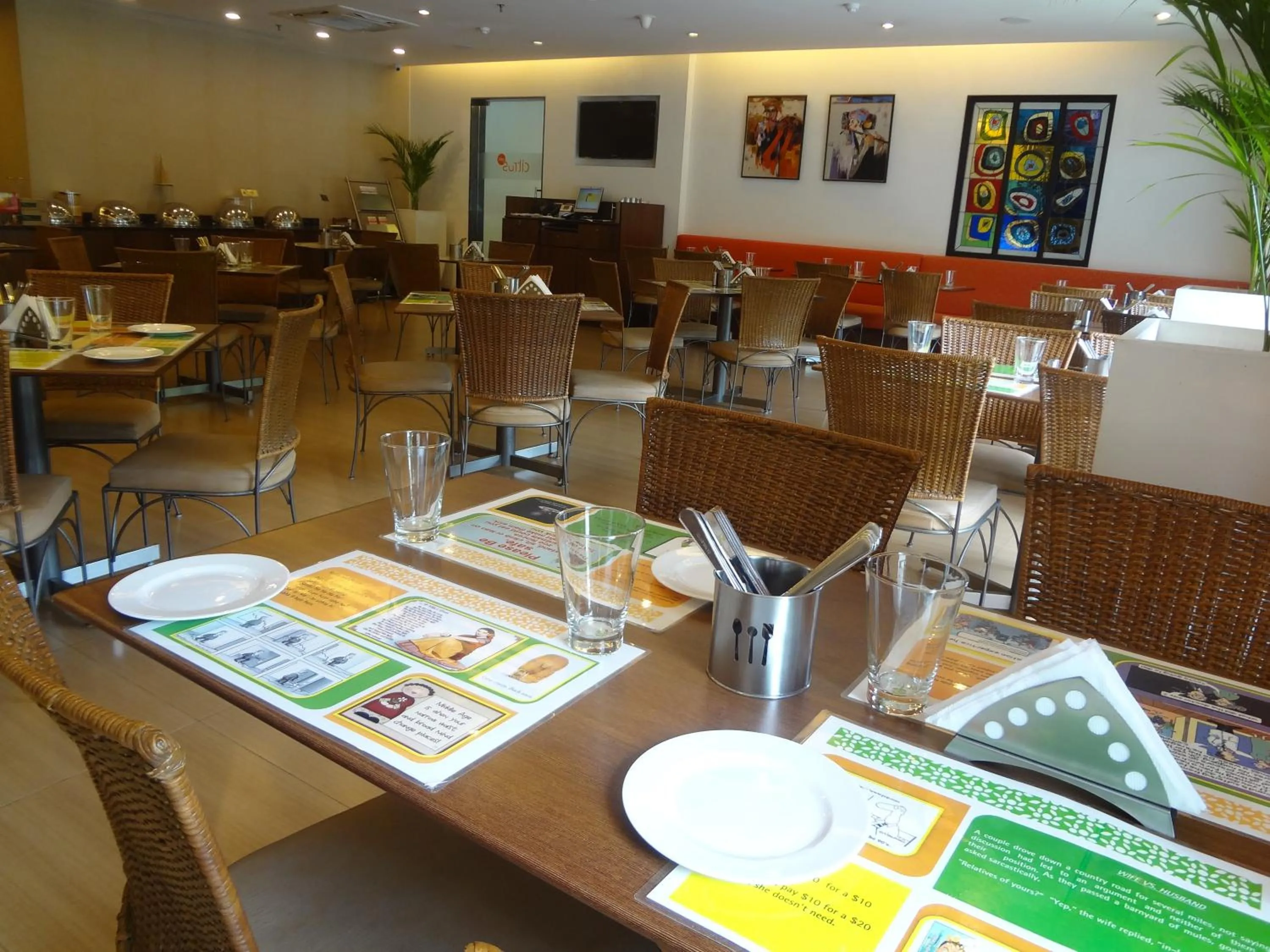 Restaurant/places to eat in Lemon Tree Hotel, Ahmedabad