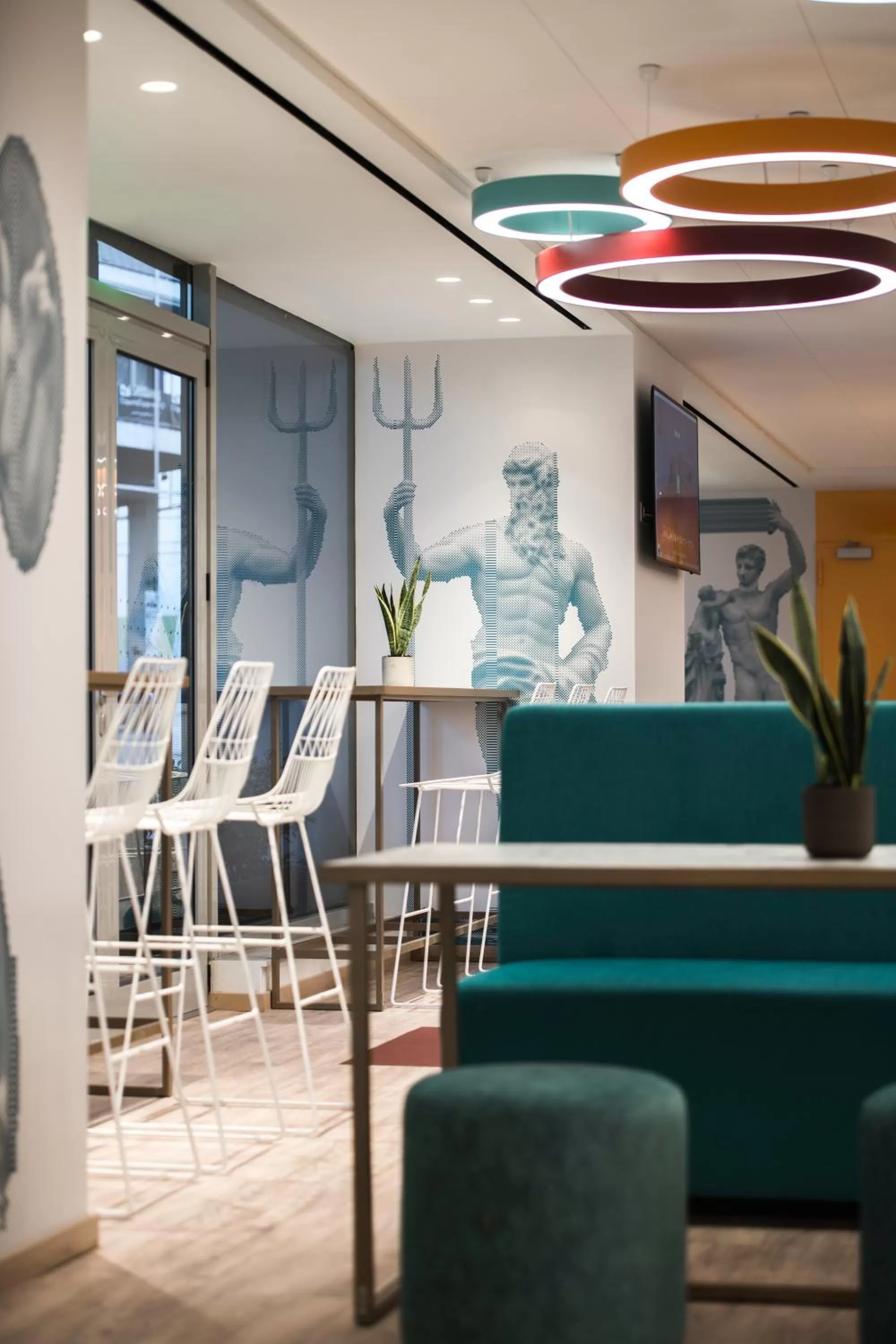 Restaurant/places to eat in ibis Styles Athens Routes