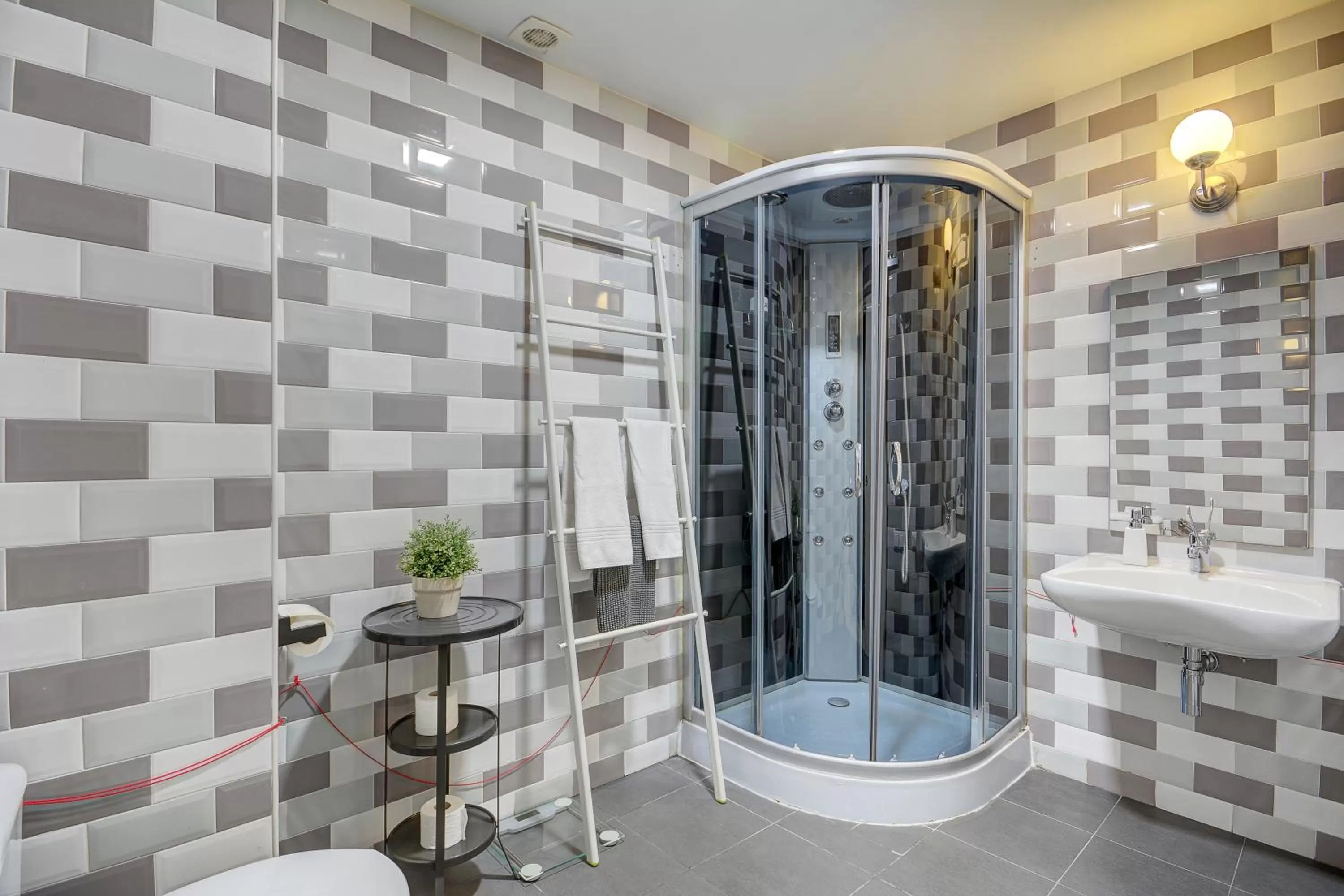 Shower in Inn Bairro Alto BA Sweet