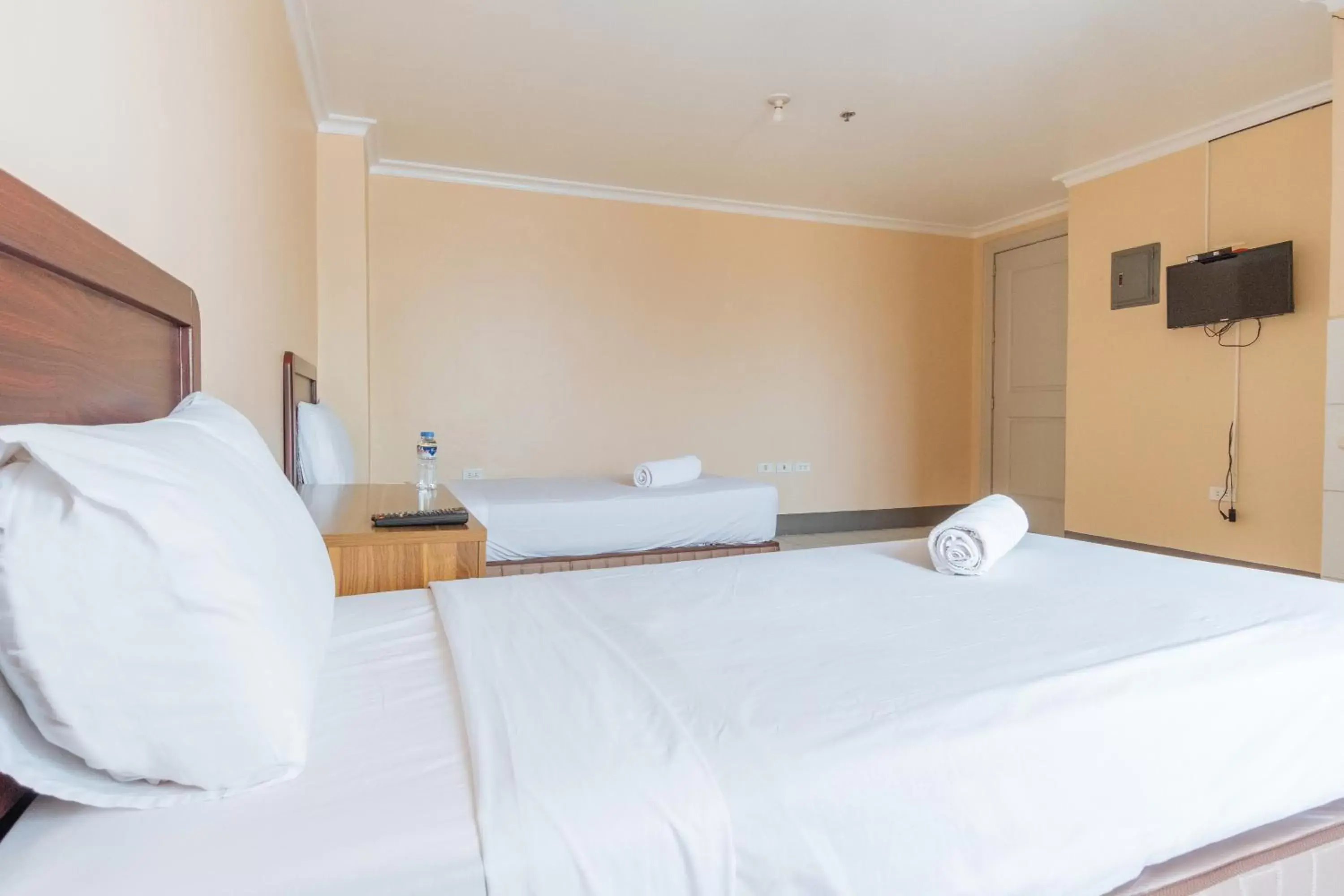 Deluxe Twin Room in Dechmark Hotel Deluxe Twin Room in Dechmark Hotel