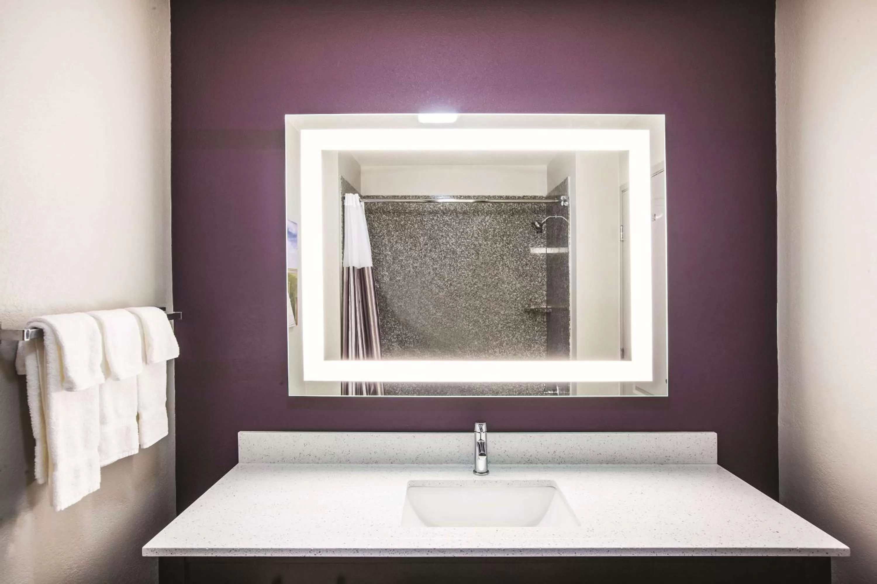 Photo of the whole room in La Quinta by Wyndham Walker - Denham Springs