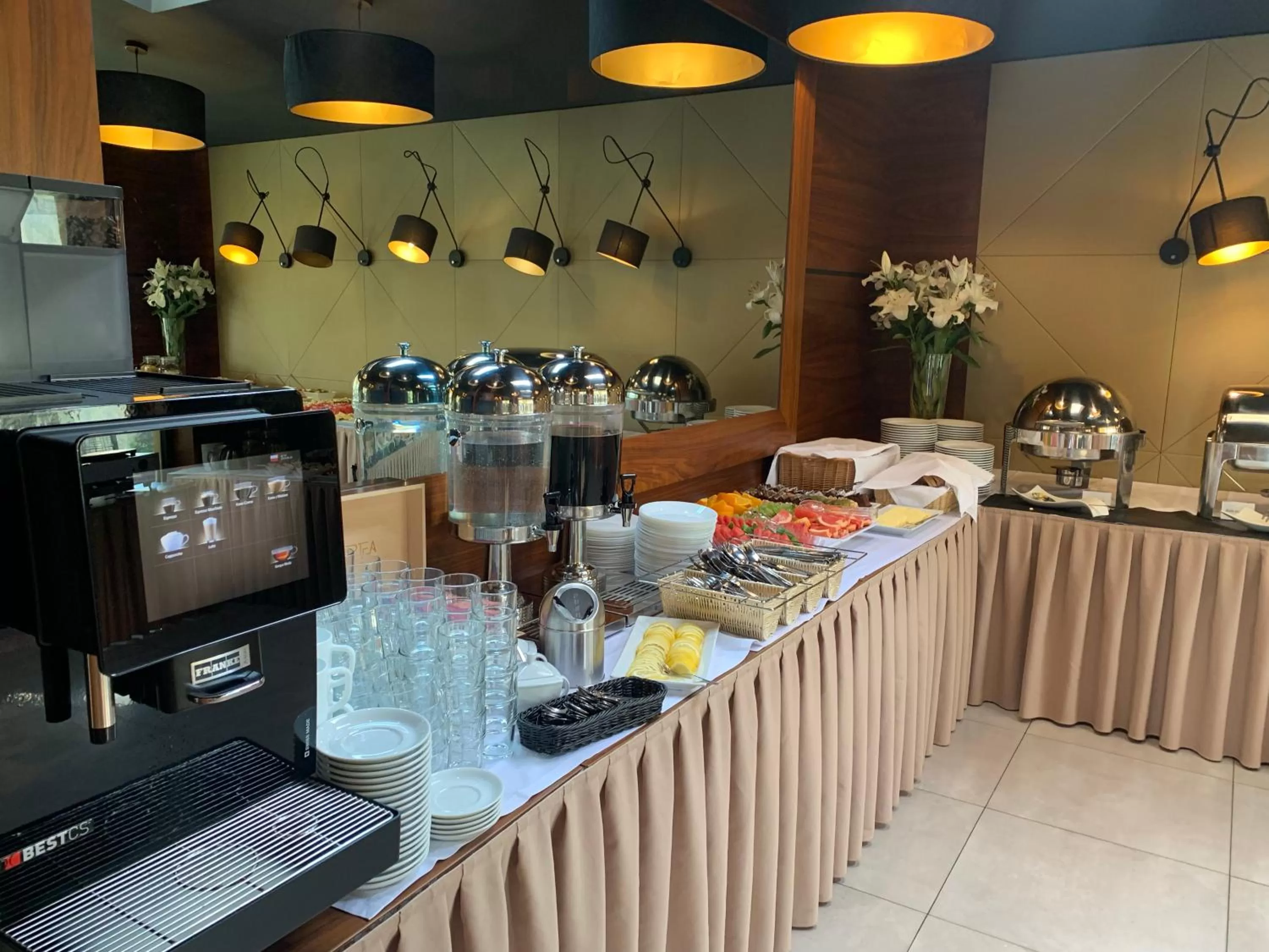 Food and drinks in Hotel Santa Monica