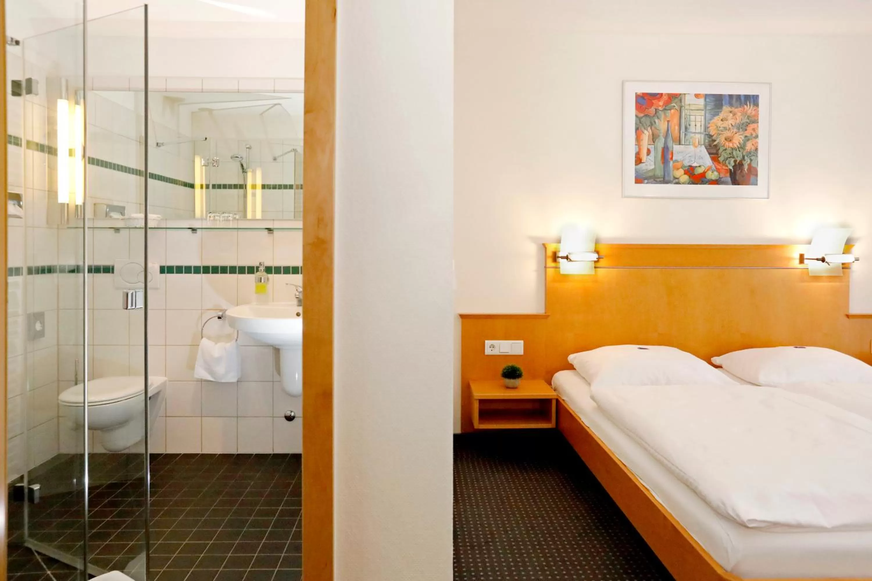 Photo of the whole room, Bathroom in Landhotel Altes Wasserwerk GbR