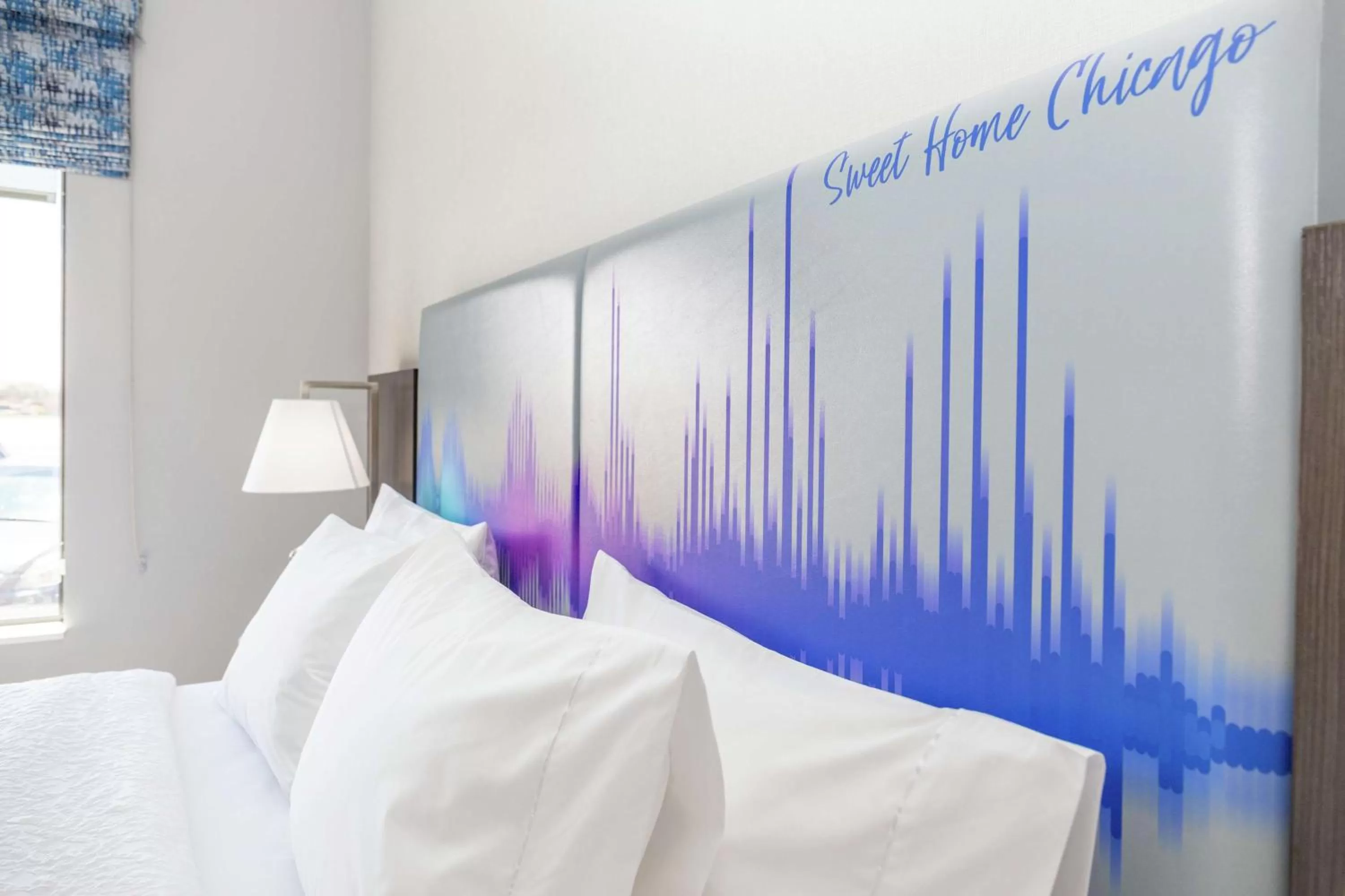 Bed in Hampton Inn & Suites Bridgeview Chicago, Il