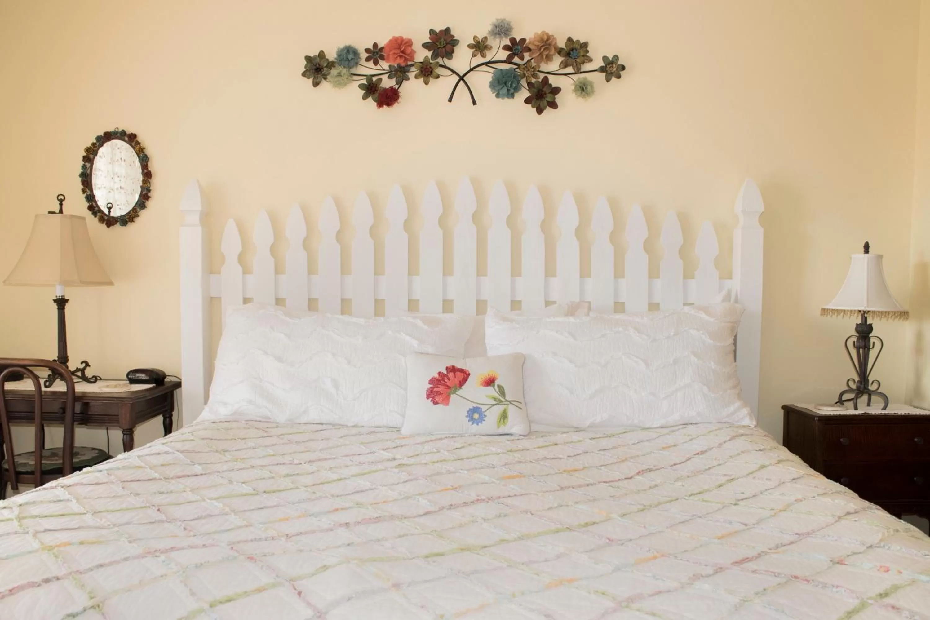 Bed in Wildflower Bed and Breakfast